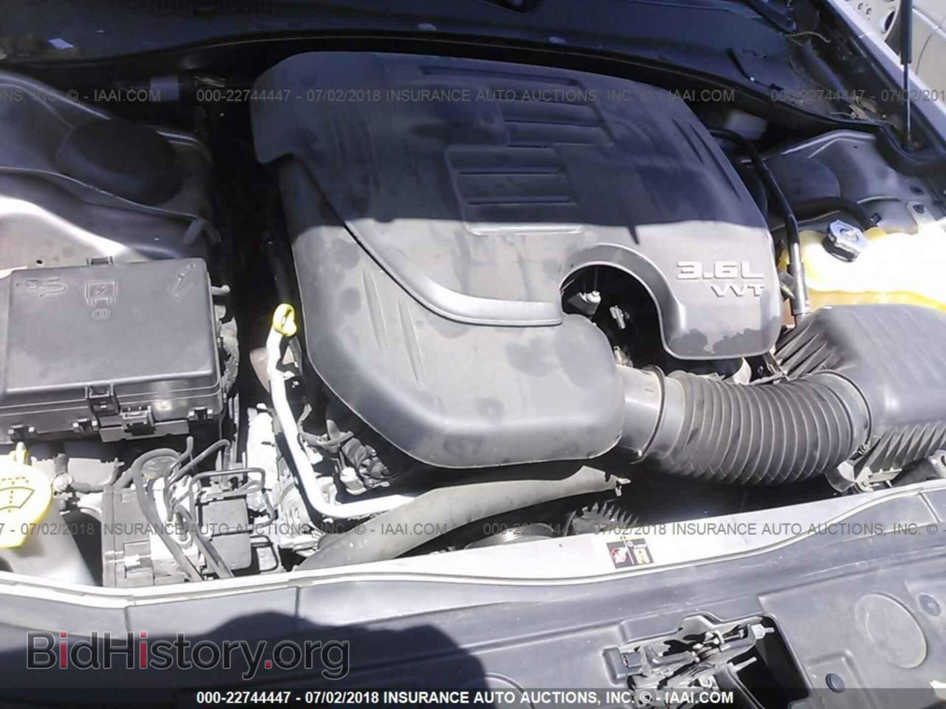 2014 Chrysler 300c - VIN: 2C3CCAEGXEH189960 - Фото 10