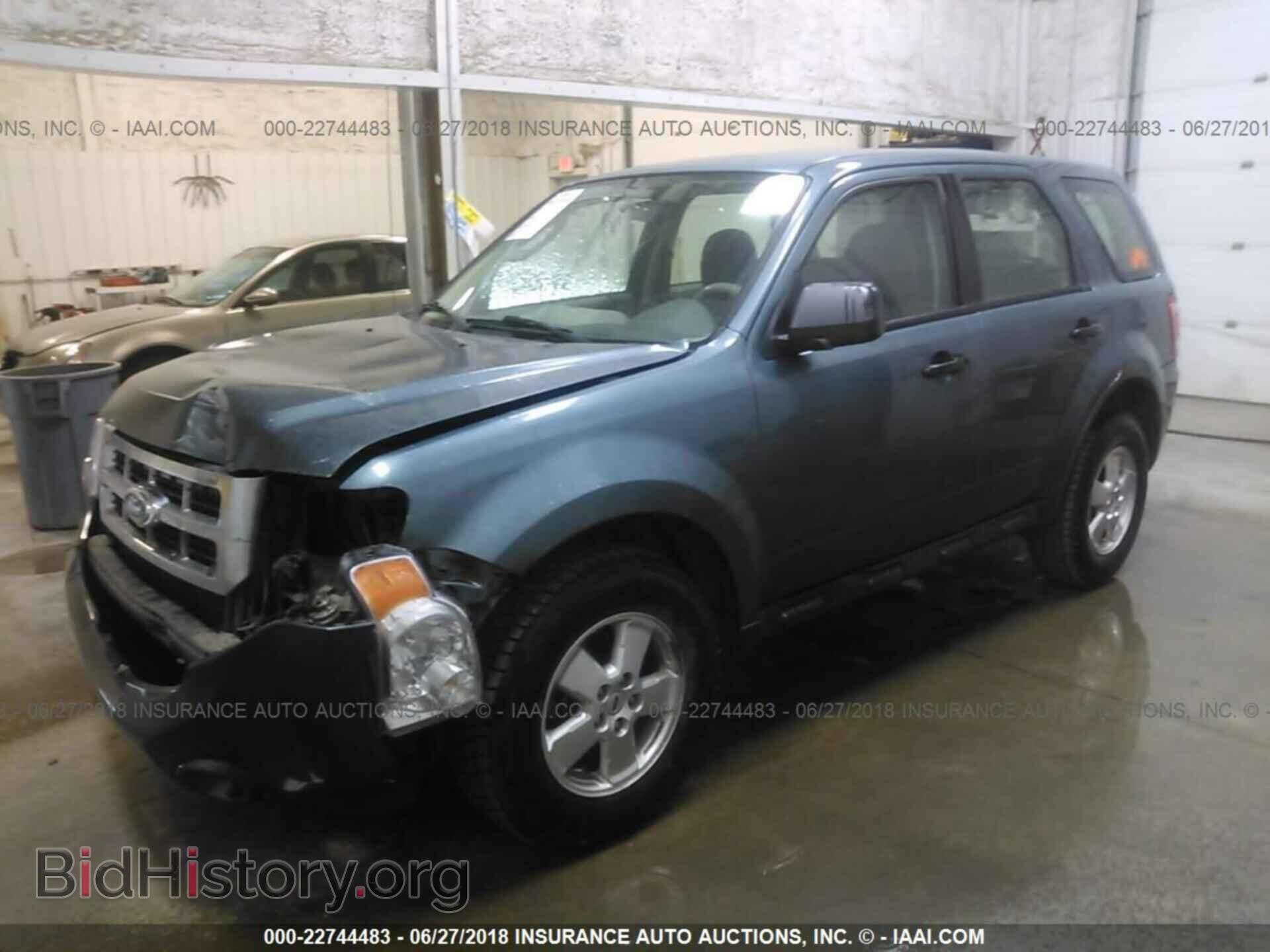 2012 Ford Escape - VIN: 1FMCU9C72CKA59862 - Photo 2