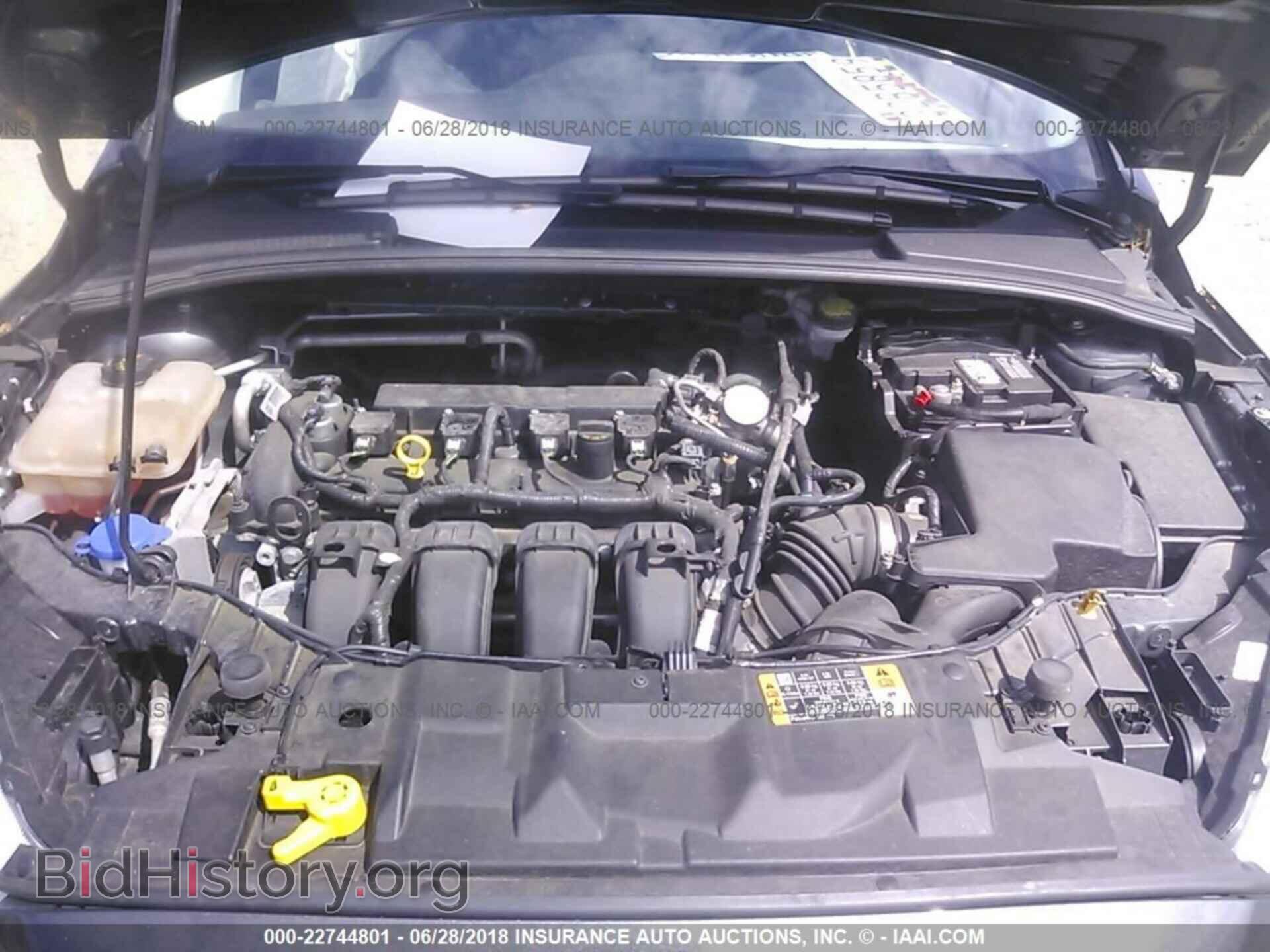 2016 Ford Focus - VIN: 1FADP3F26GL352618 - Photo 10