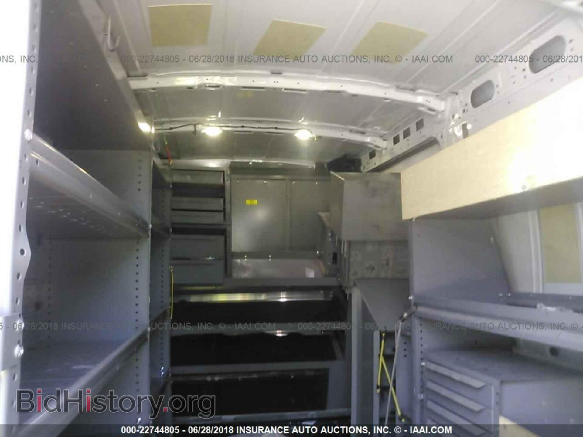 2017 Ford Transit - VIN: 1FTYR2CM4HKA76775 - Photo 8