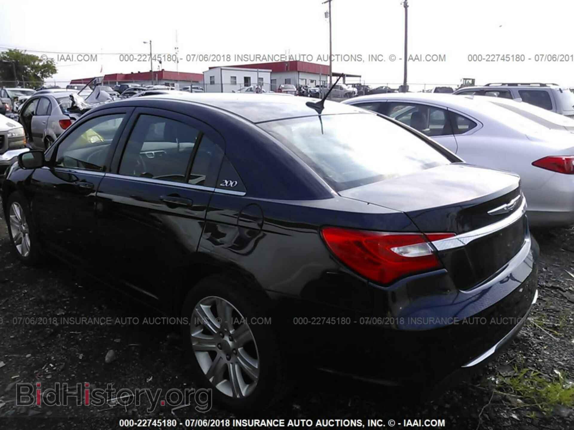 2013 Chrysler 200 - VIN: 1C3CCBBBXDN736794 - Фото 3