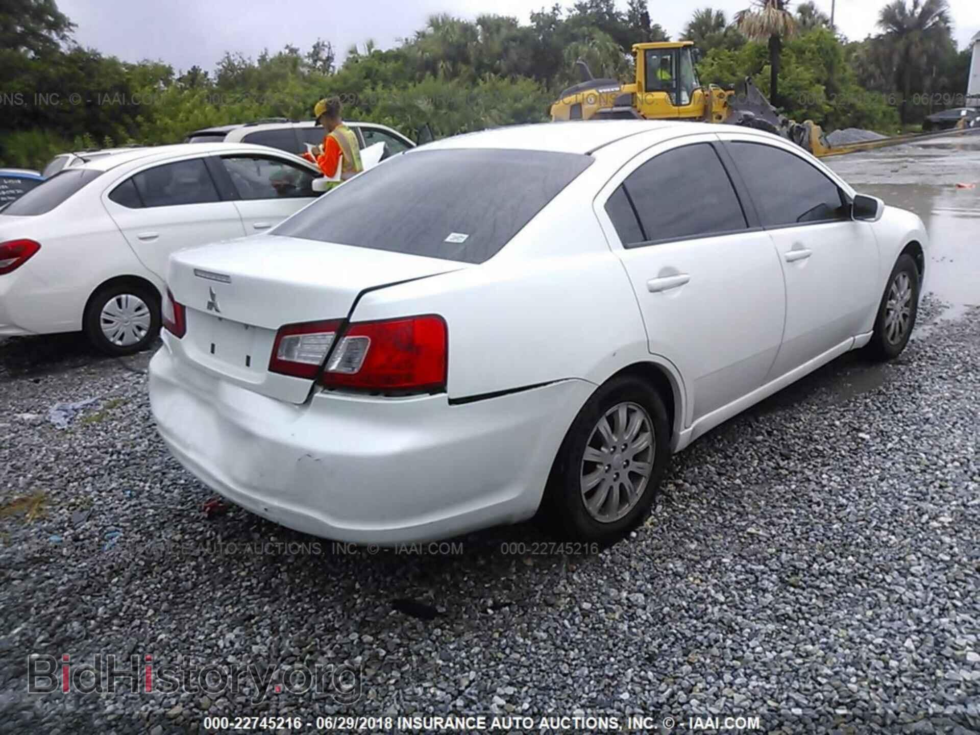 2011 Mitsubishi Galant - VIN: 4A32B2FF0BE008564 - Photo 4