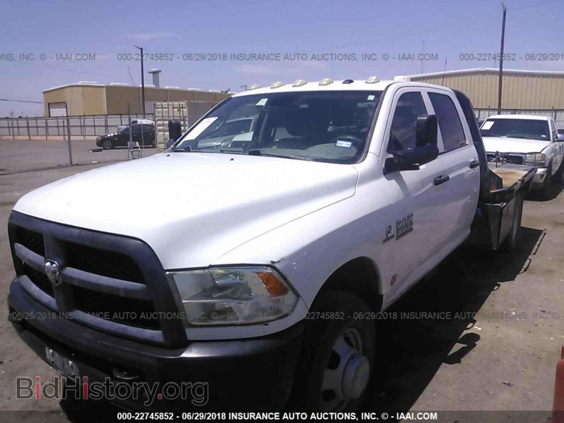 2015 Ram 3500 - VIN: 3C7WRTCL4FG526520 - Фото 2