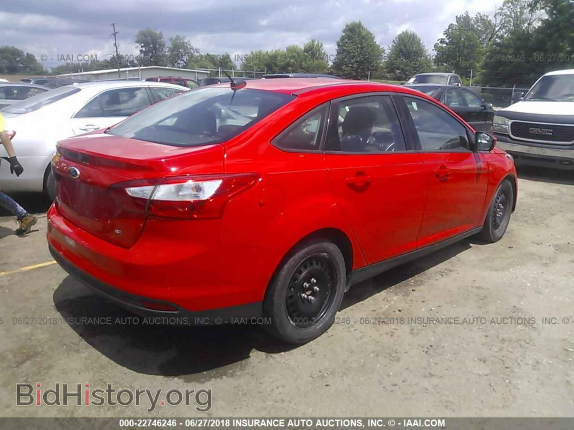 2012 Ford Focus - VIN: 1FAHP3F2XCL328768 - Photo 4