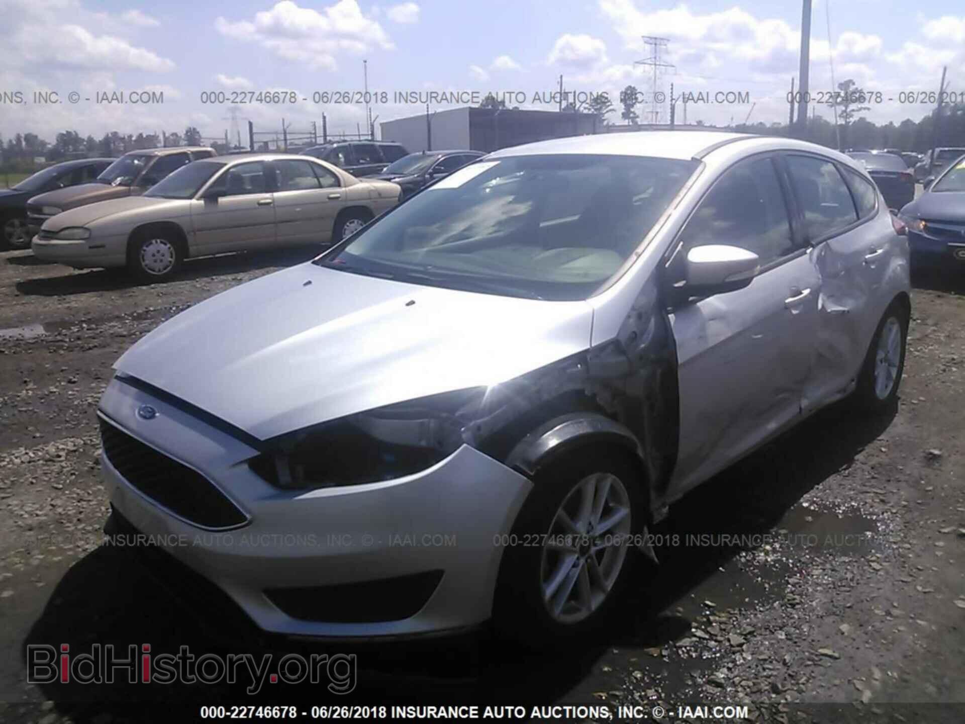 2015 Ford Focus - VIN: 1FADP3K24FL242252 - Фото 2