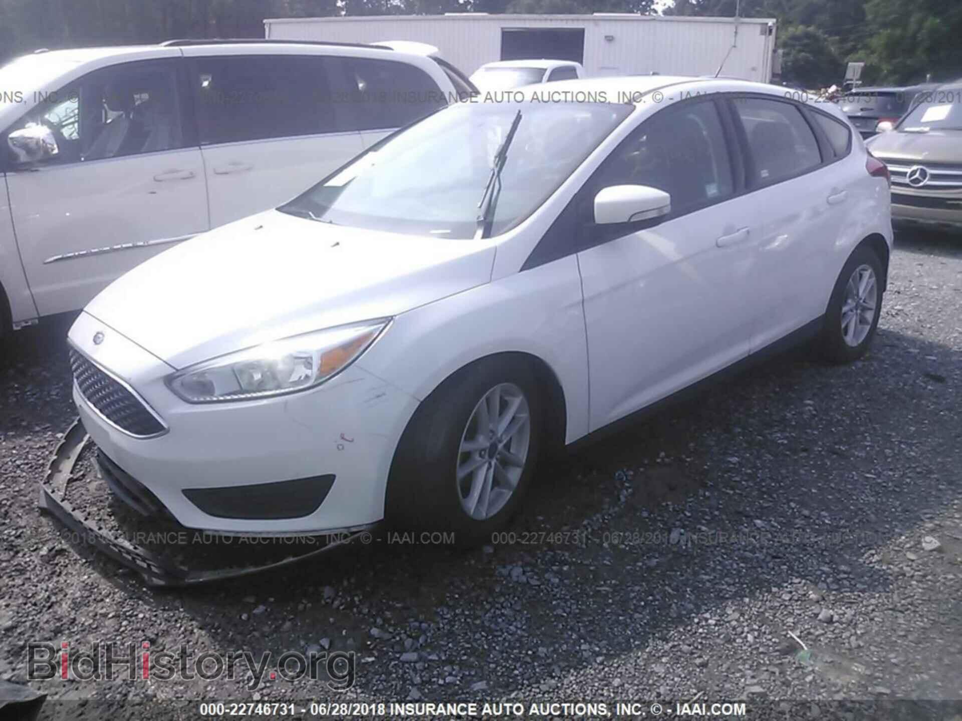 2017 Ford Focus - VIN: 1FADP3K2XHL217651 - Photo 2