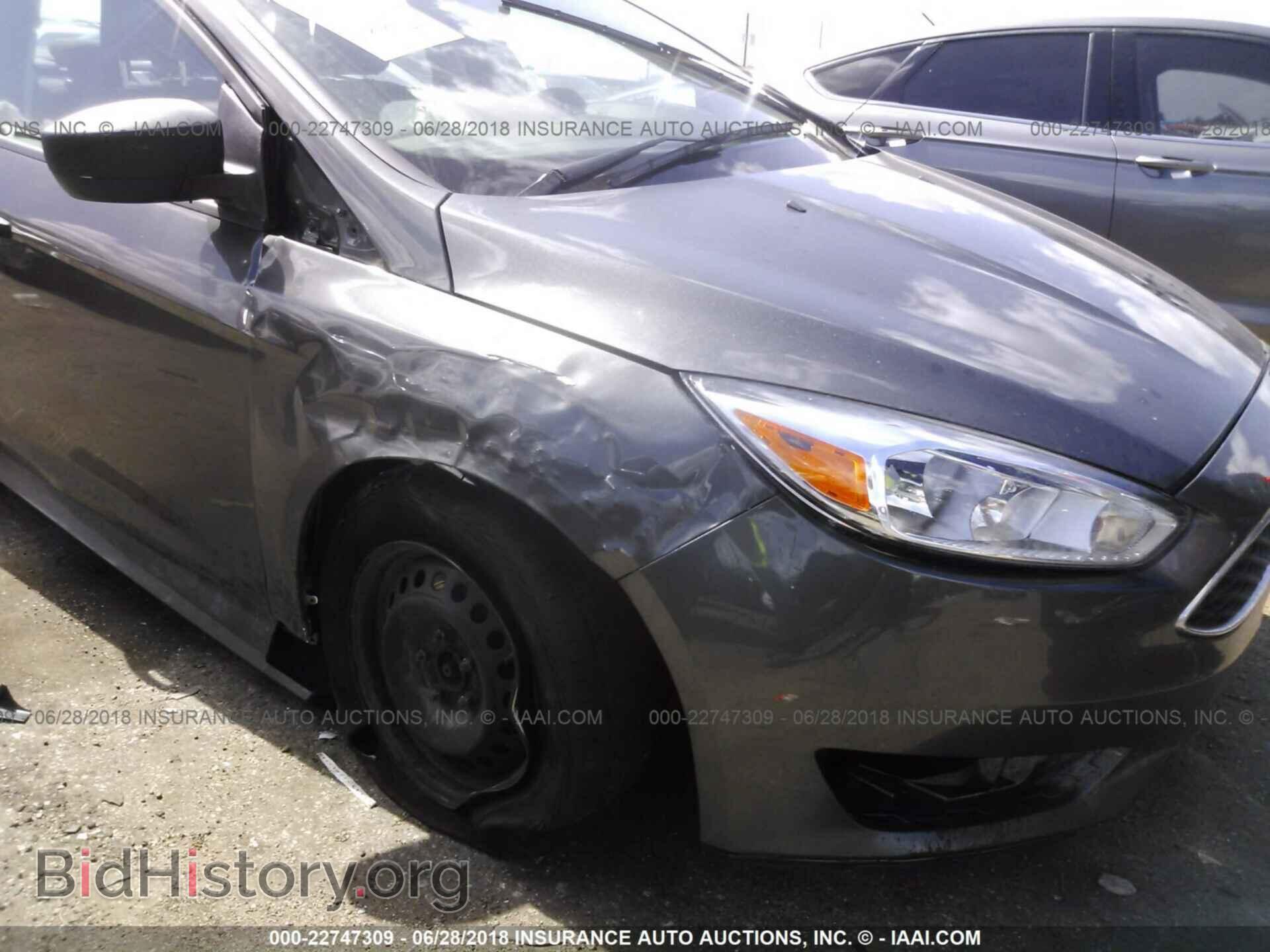 2017 Ford Focus - VIN: 1FADP3E28HL307747 - Photo 6