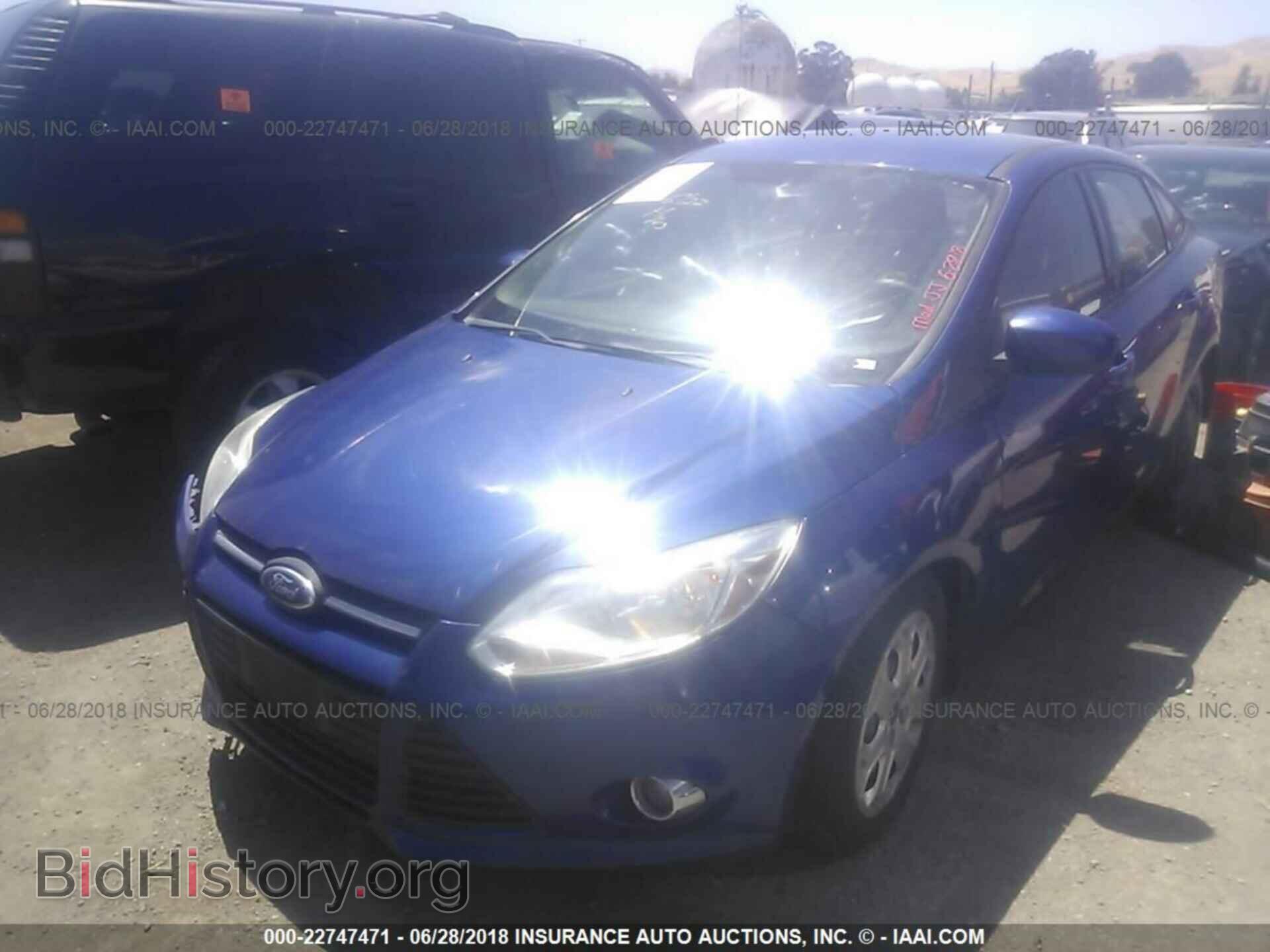 2012 Ford Focus - VIN: 1FAHP3F2XCL305121 - Фото 2
