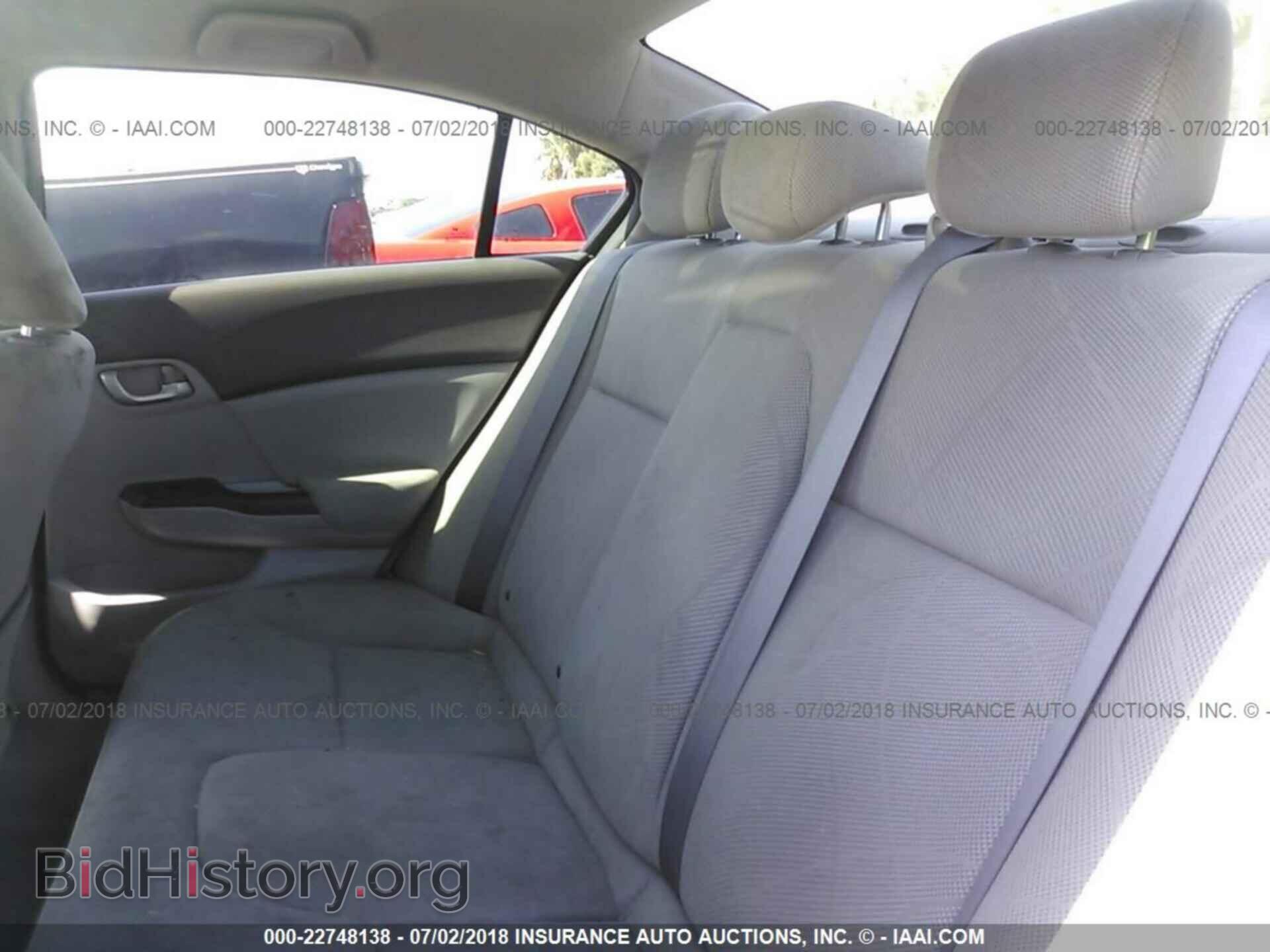 2012 Honda Civic - VIN: 2HGFB2F59CH304691 - Photo 8
