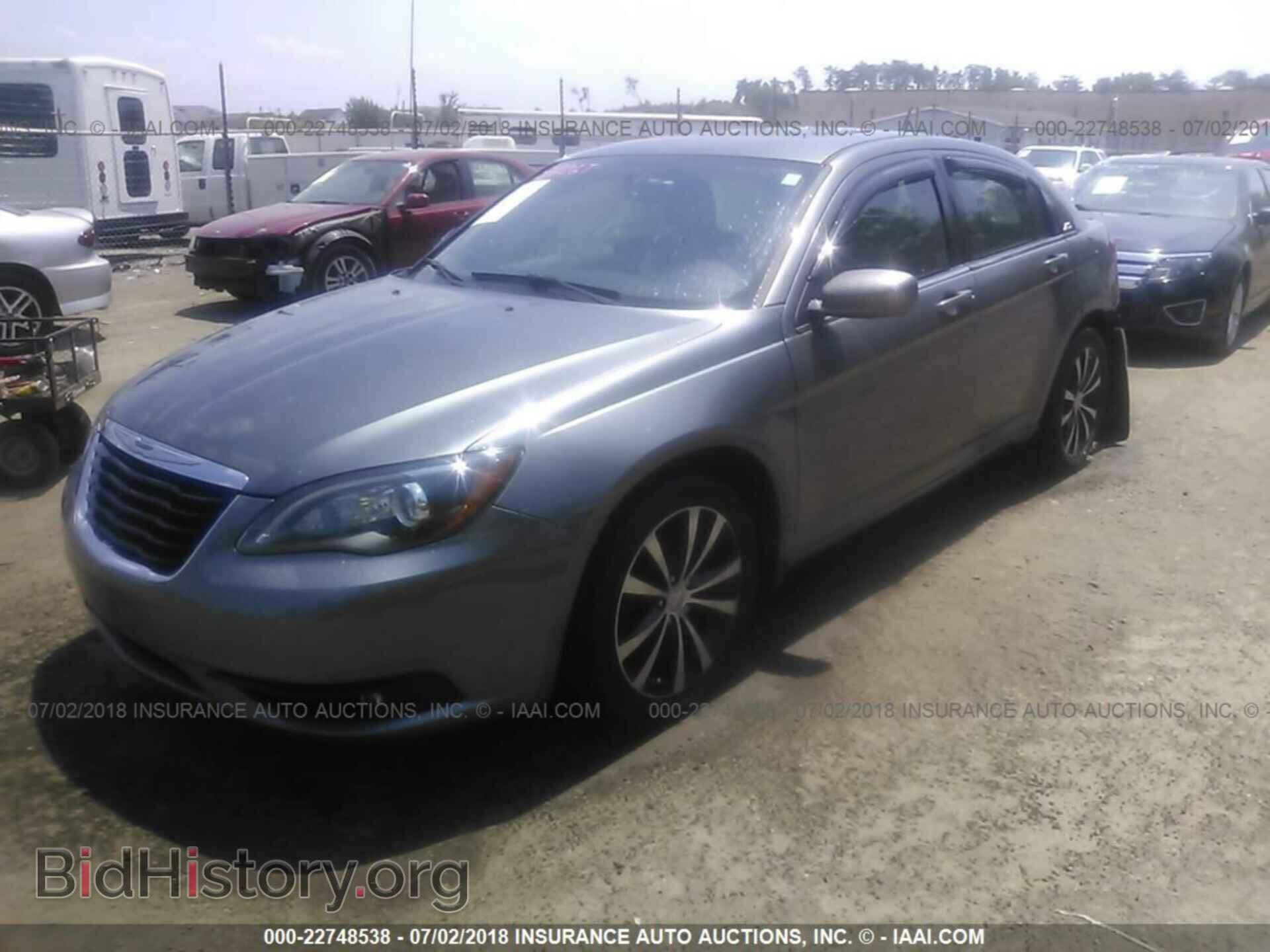 2012 Chrysler 200 - VIN: 1C3CCBHG0CN308749 - Фото 2