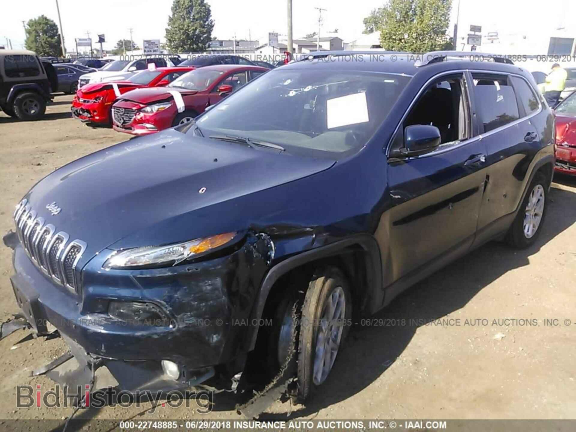 2018 Jeep Cherokee - VIN: 1C4PJLCB0JD616091 - Фото 2