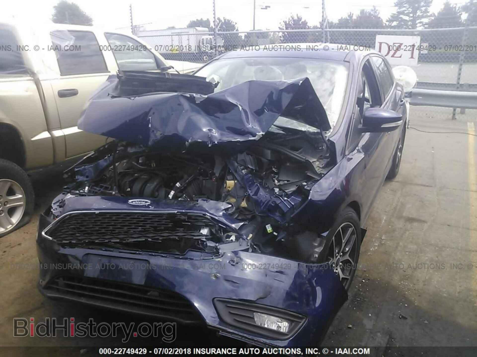 2017 Ford Focus - VIN: 1FADP3M2XHL228503 - Photo 2