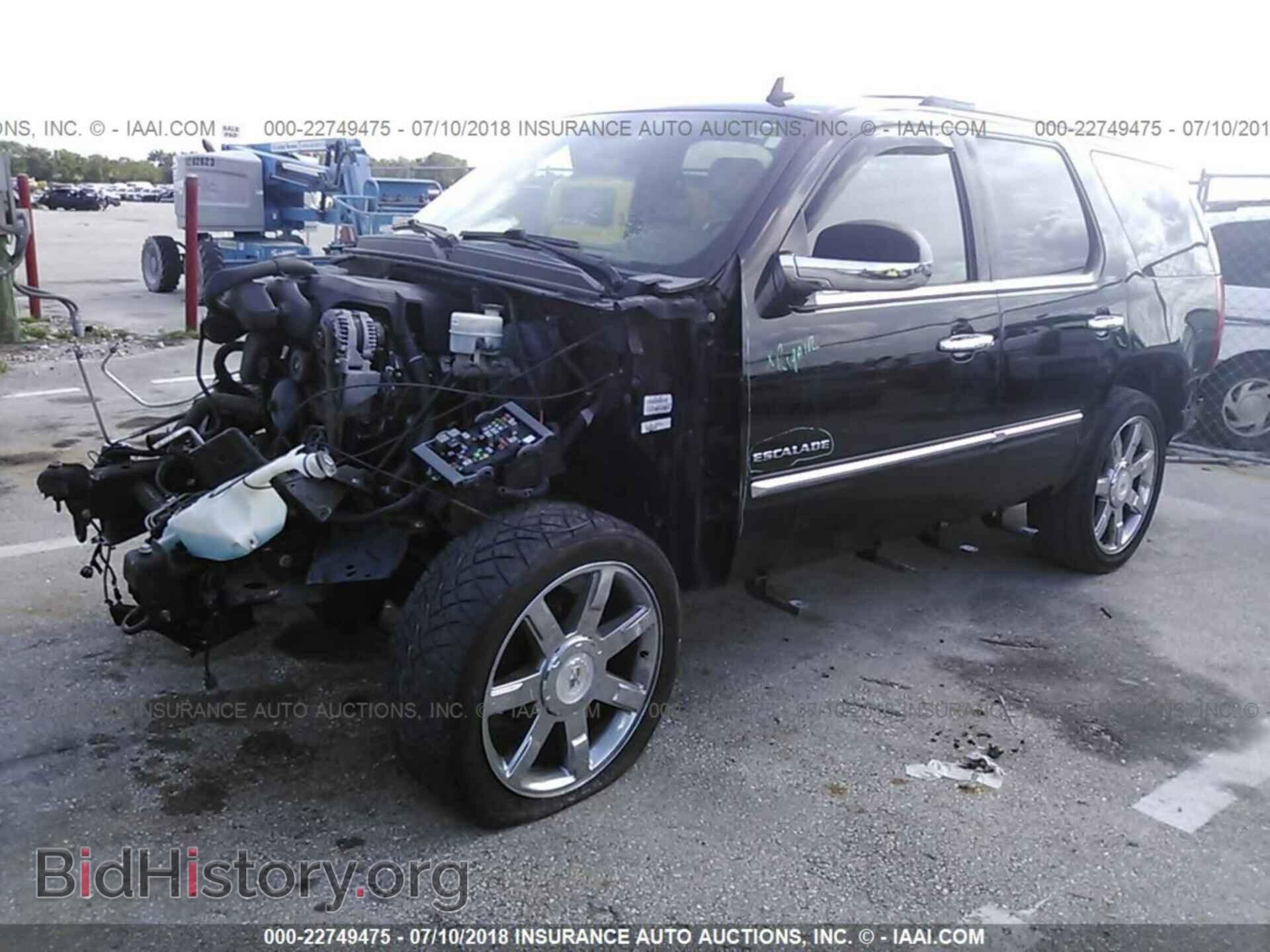 2012 Cadillac Escalade - VIN: 1GYS4BEF1CR133124 - Фото 2