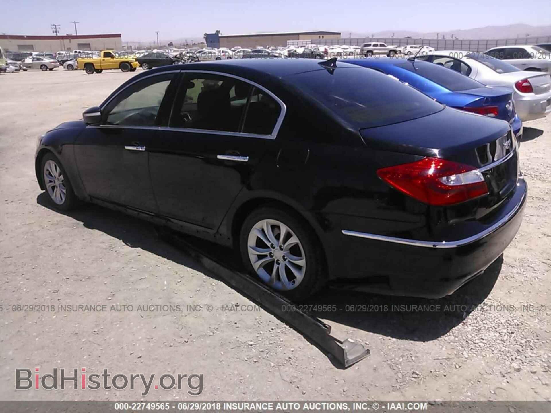 2012 Hyundai Genesis - VIN: KMHGC4DD2CU176888 - Фото 3