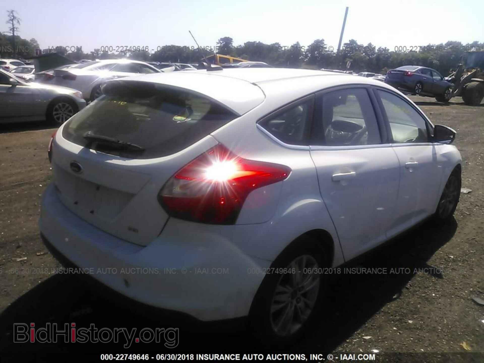 2012 Ford Focus - VIN: 1FAHP3M20CL367372 - Photo 4