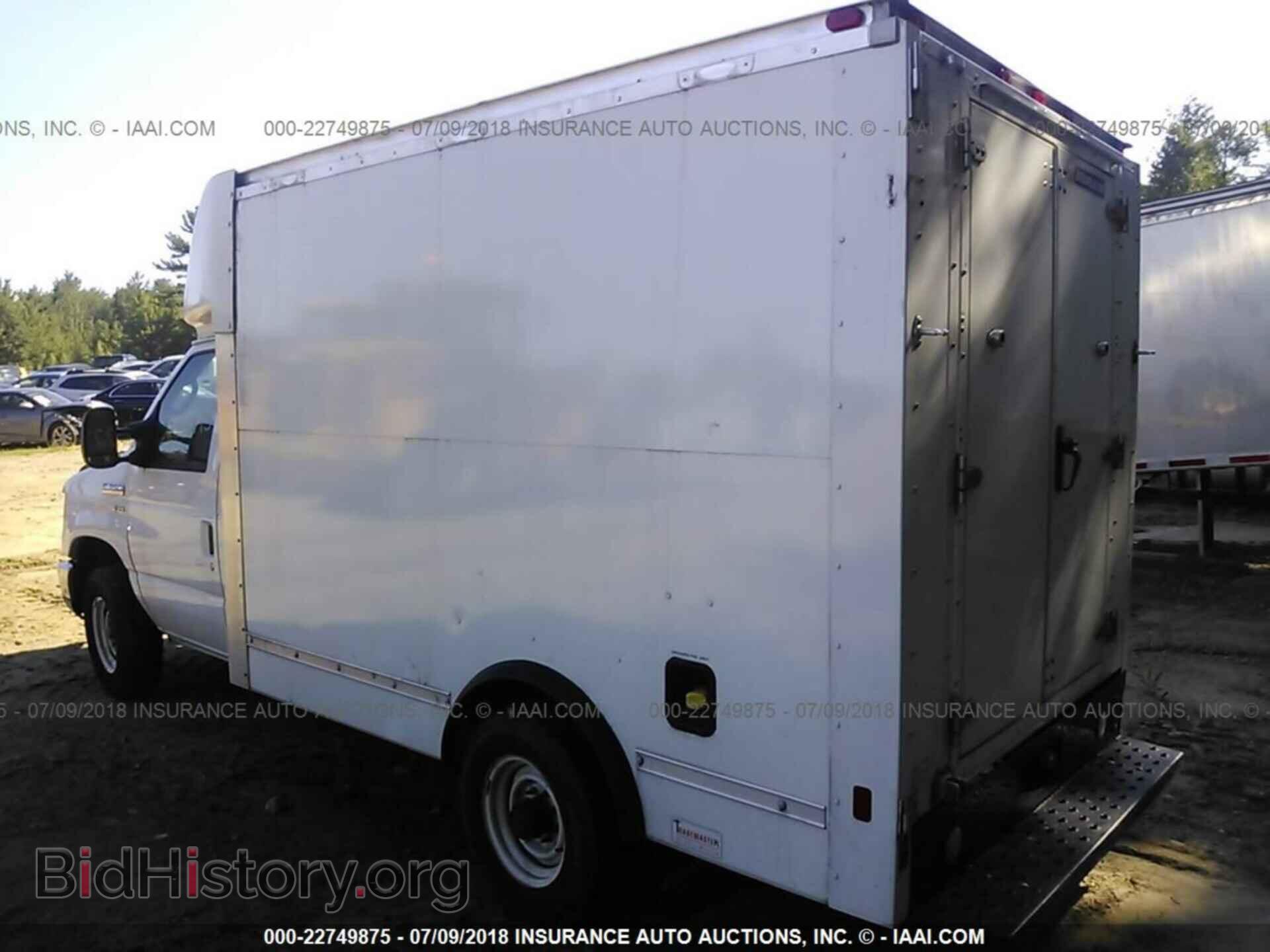 2014 Ford Econoline - VIN: 1FDWE3FL5EDB16918 - Photo 3