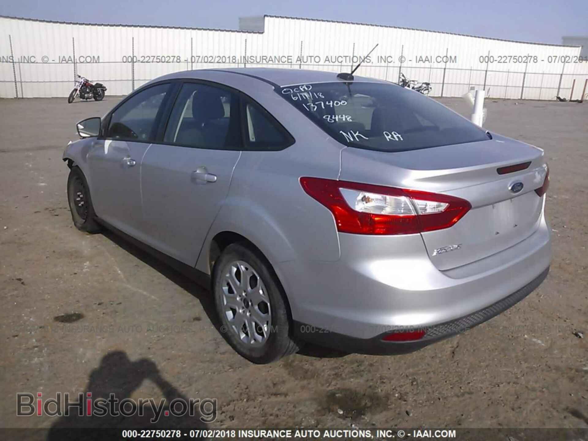 2012 Ford Focus - VIN: 1FAHP3F23CL258448 - Photo 3