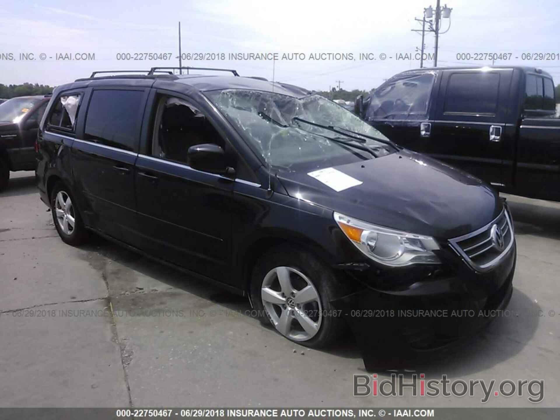 Фотография 2V4RW3DG3BR717828 - Volkswagen Routan 2011