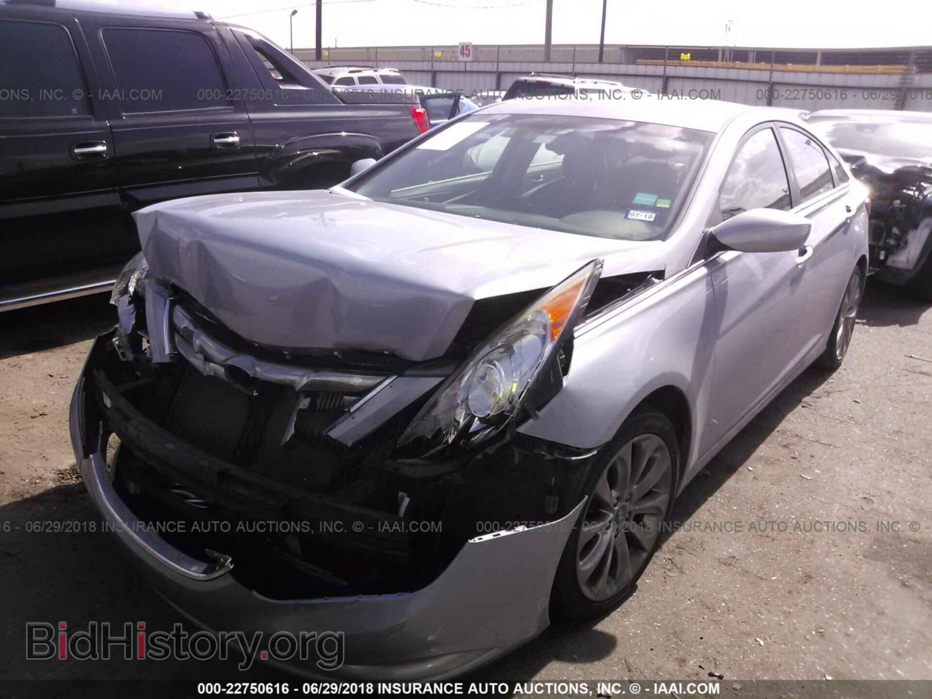 2012 Hyundai Sonata - VIN: 5NPEC4AB5CH338442 - Photo 2