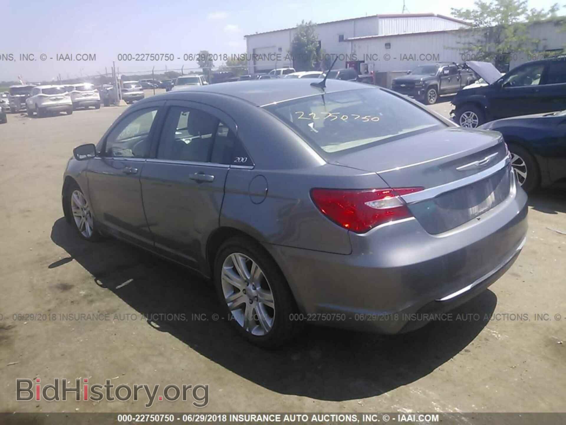 2013 Chrysler 200 - VIN: 1C3CCBBB1DN760305 - Photo 3
