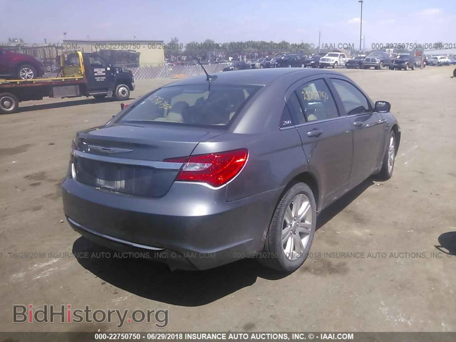 2013 Chrysler 200 - VIN: 1C3CCBBB1DN760305 - Photo 4