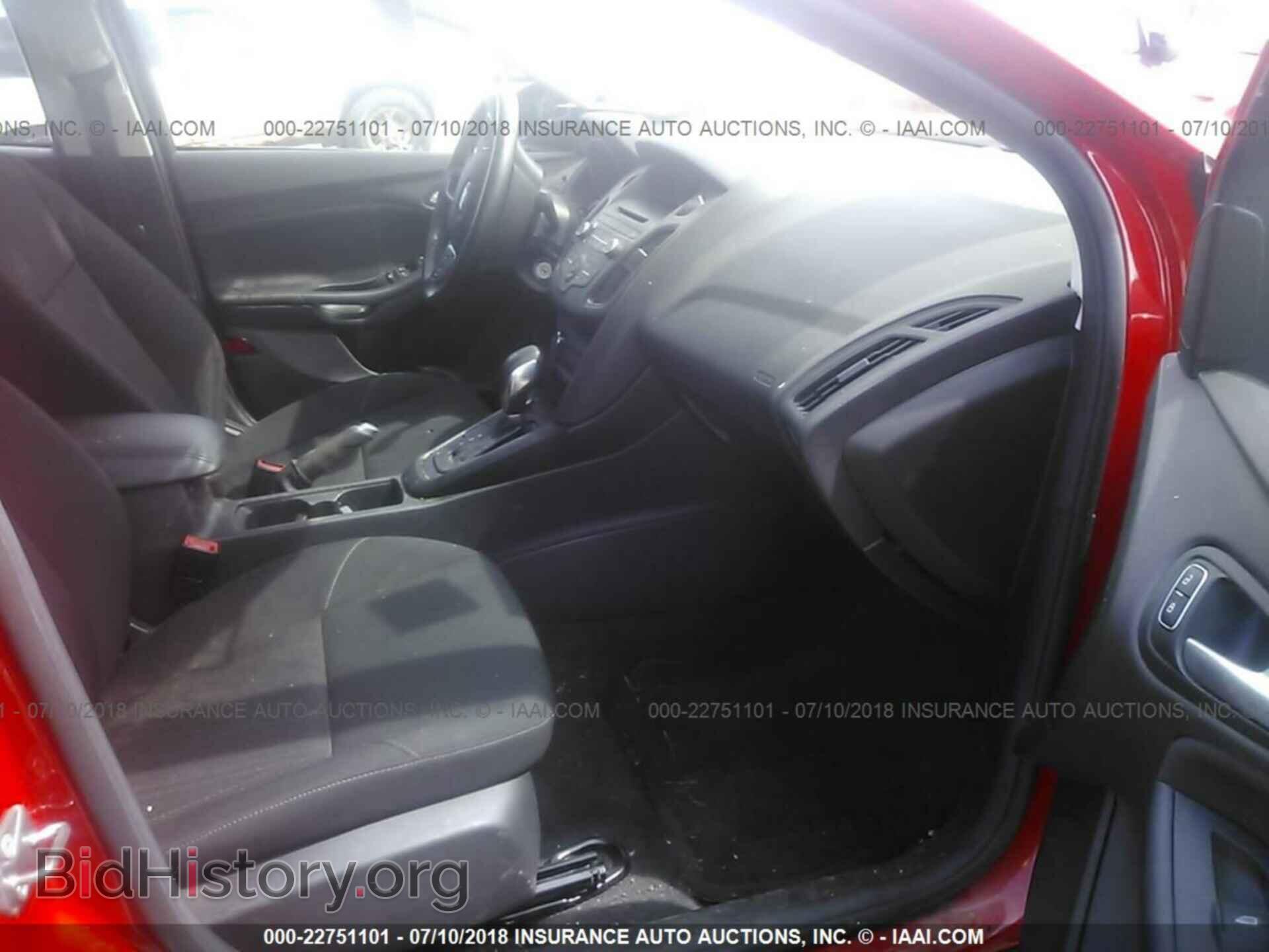 2017 Ford Focus - VIN: 1FADP3F28HL254725 - Photo 5