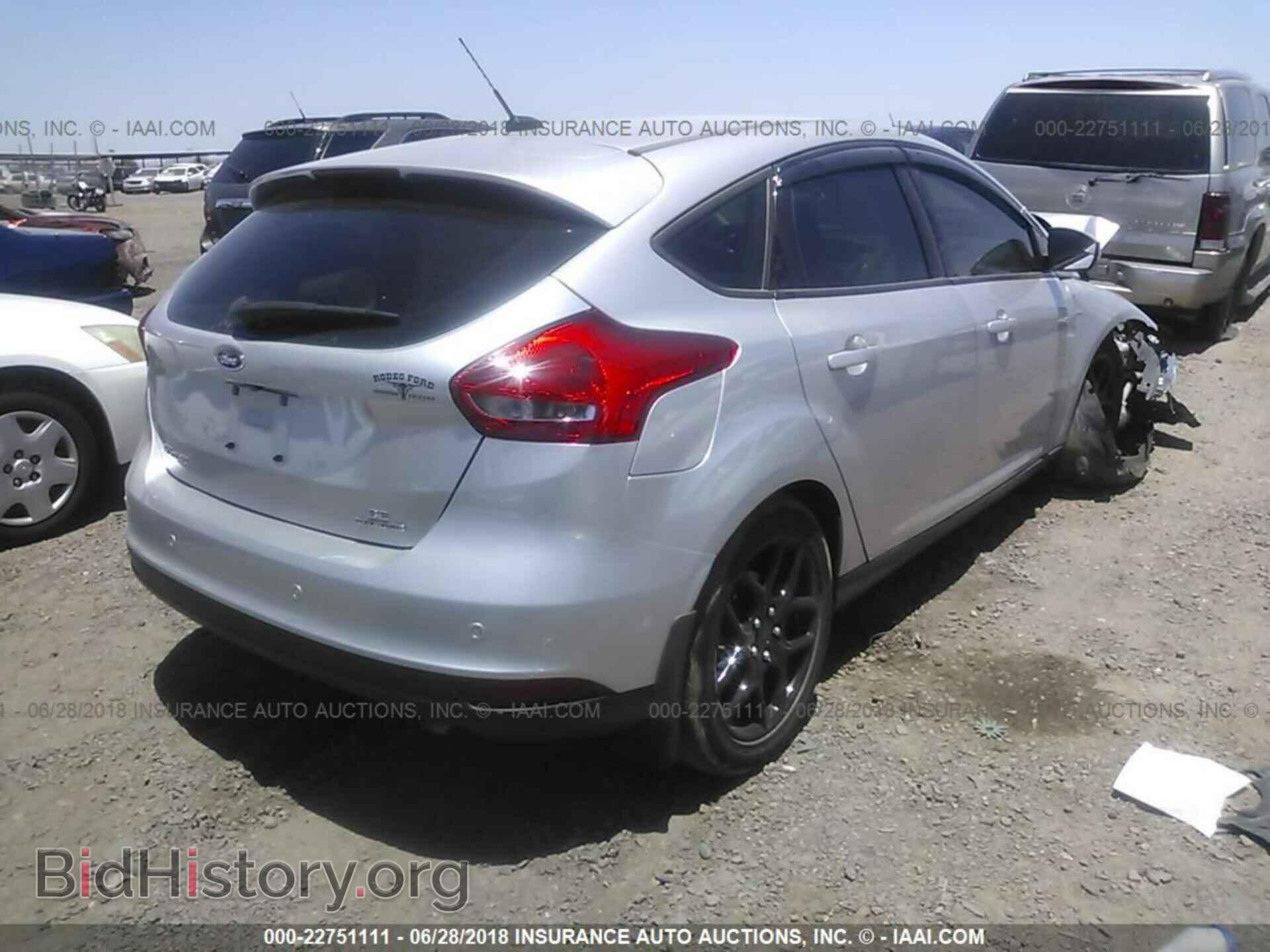 2016 Ford Focus - VIN: 1FADP3K20GL212974 - Photo 4