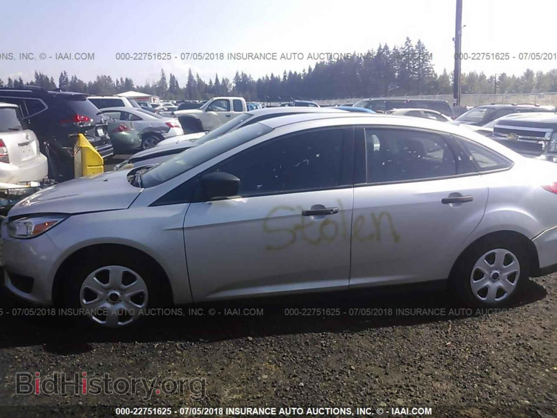2016 Ford Focus - VIN: 1FADP3E27GL209579 - Photo 6
