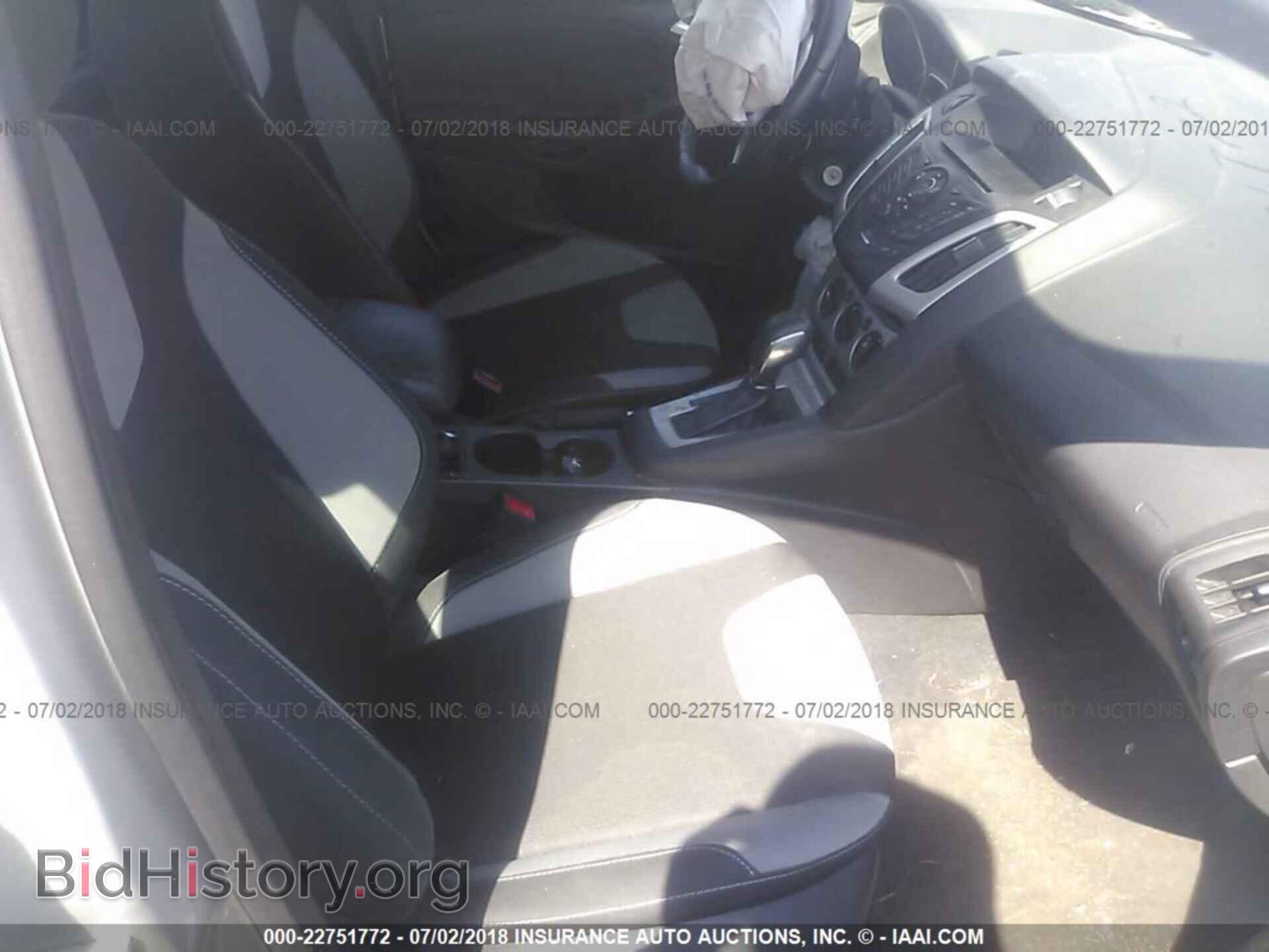 2014 Ford Focus - VIN: 1FADP3F28EL388081 - Photo 5