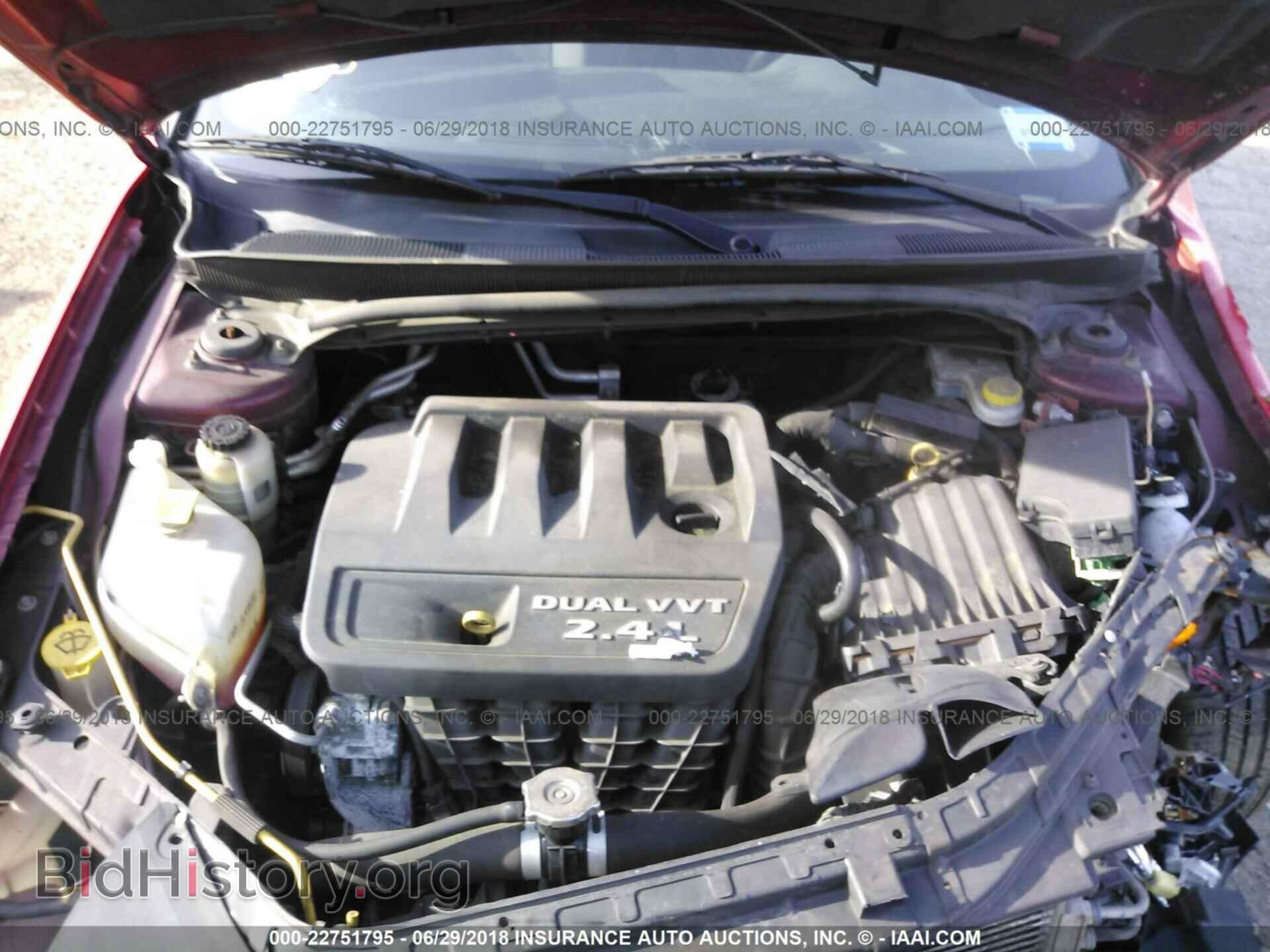2014 Chrysler 200 - VIN: 1C3CCBAB3EN123760 - Photo 10