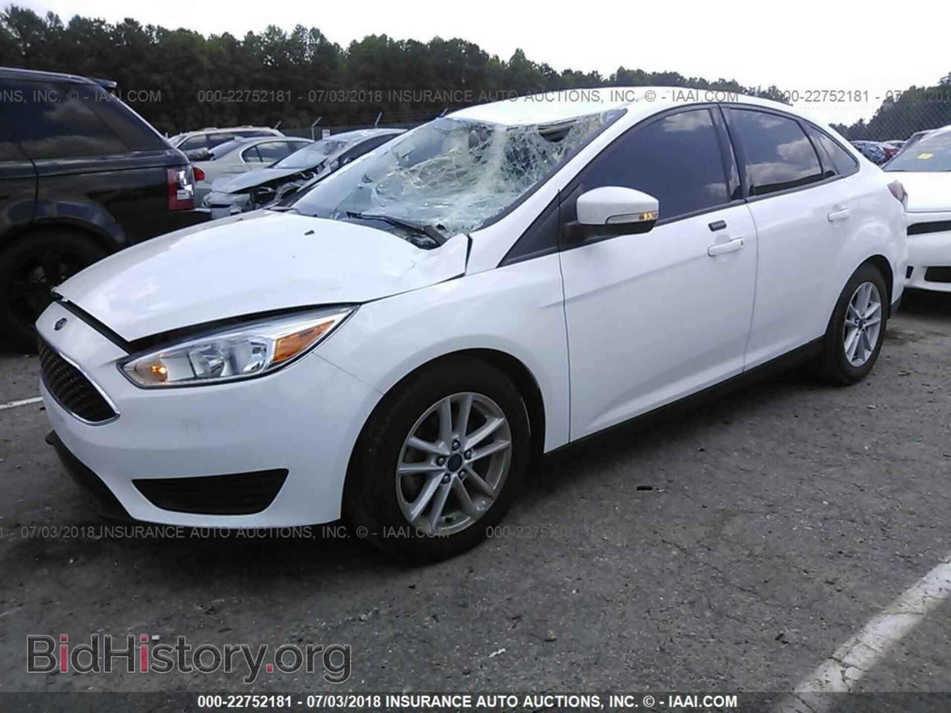 2016 Ford Focus - VIN: 1FADP3F22GL266108 - Фото 2