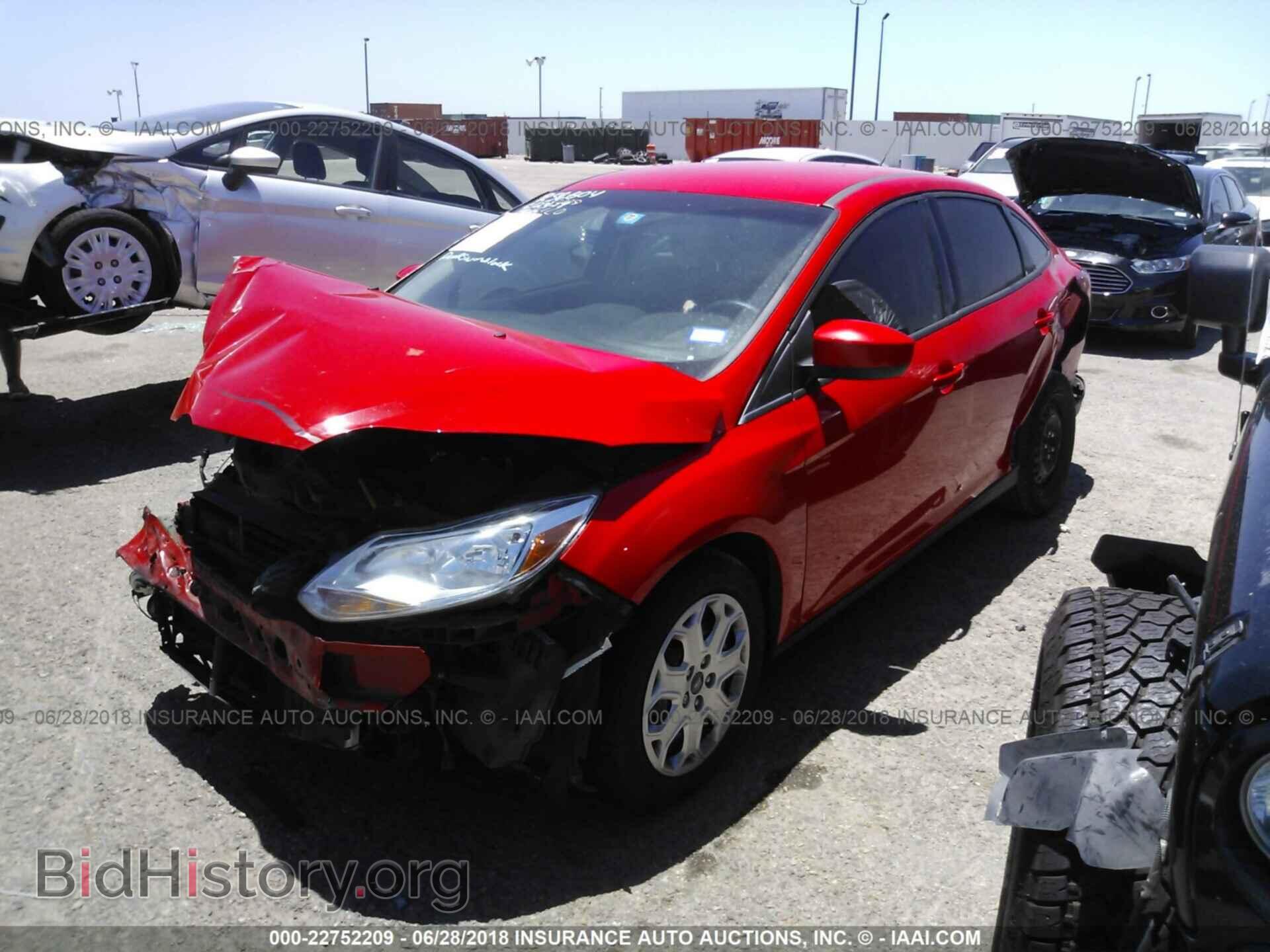 2012 Ford Focus - VIN: 1FAHP3F22CL382694 - Photo 2