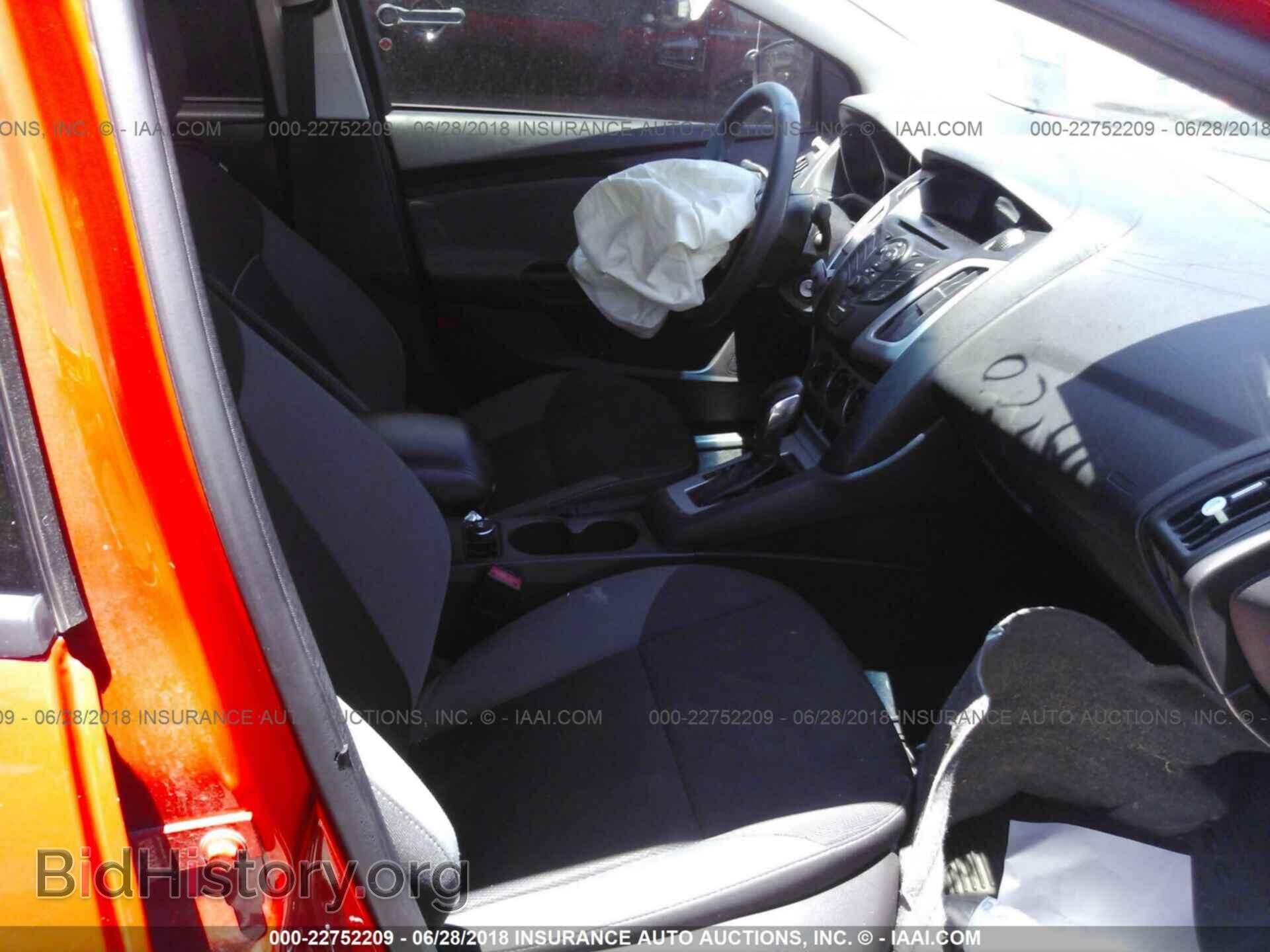 2012 Ford Focus - VIN: 1FAHP3F22CL382694 - Photo 5