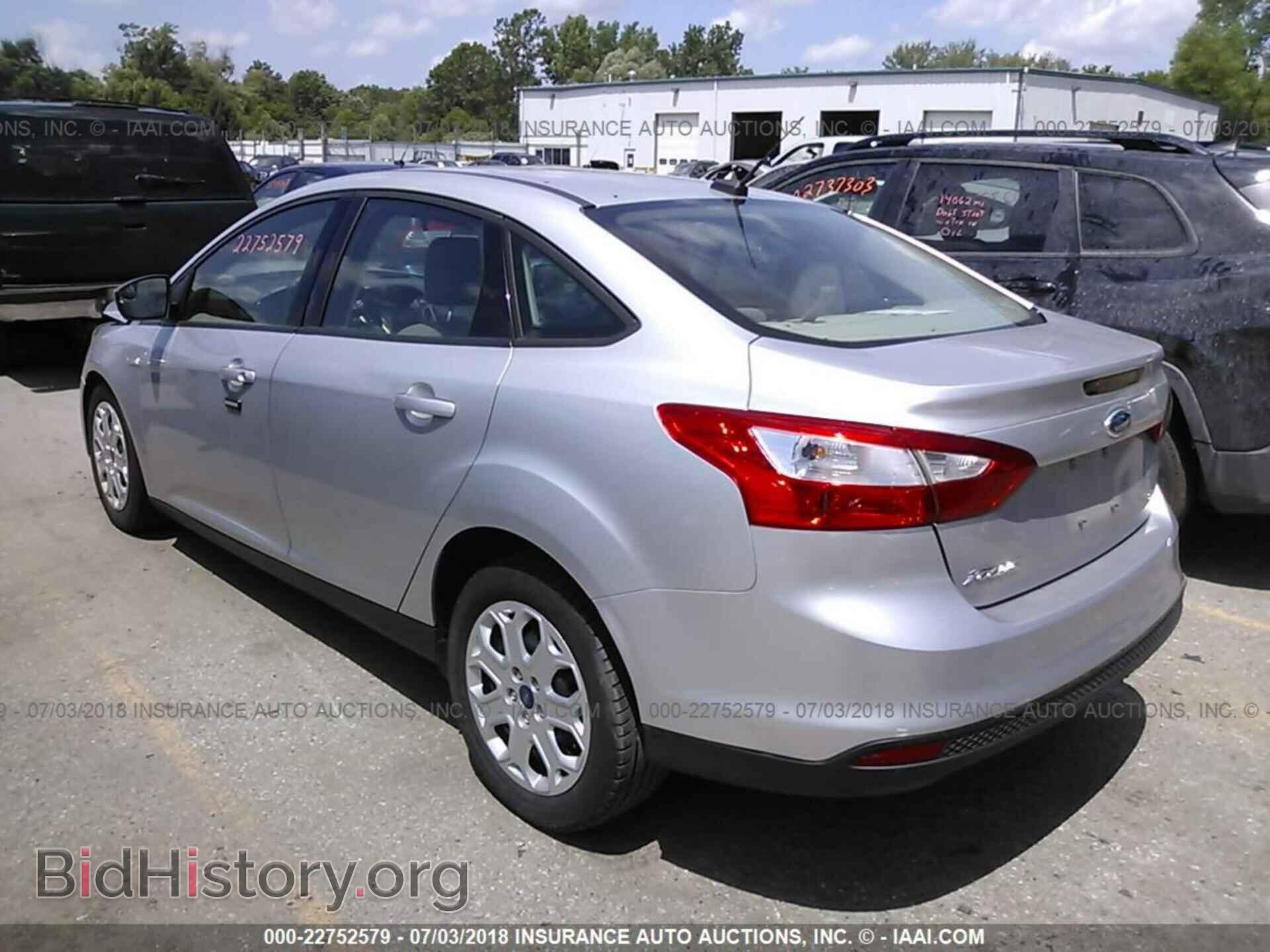 2012 Ford Focus - VIN: 1FAHP3F25CL336518 - Photo 3