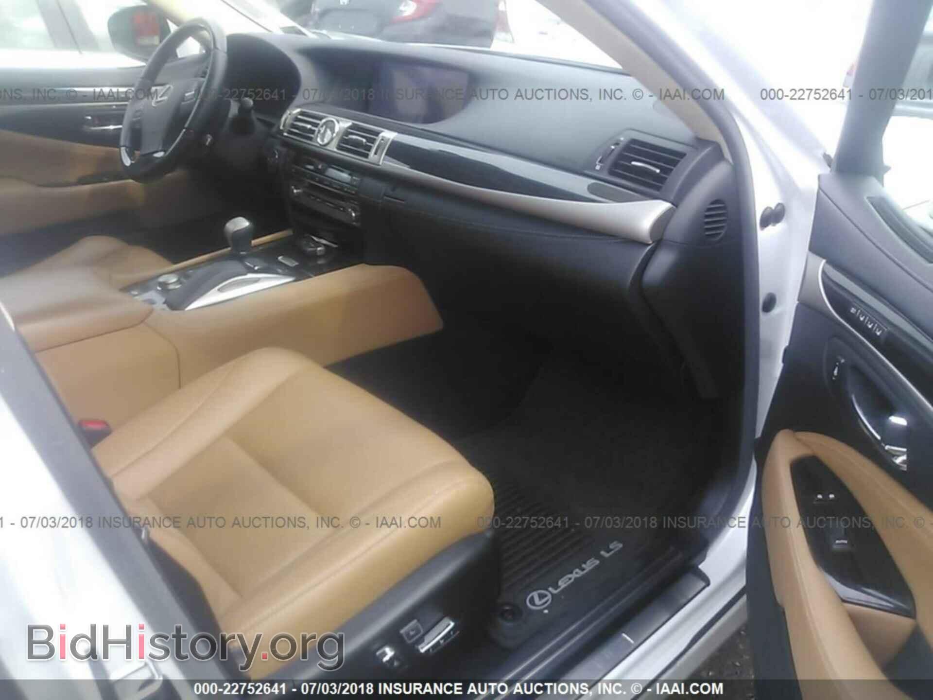 2017 Lexus Ls - VIN: JTHCL5EFXH5029386 - Фото 5