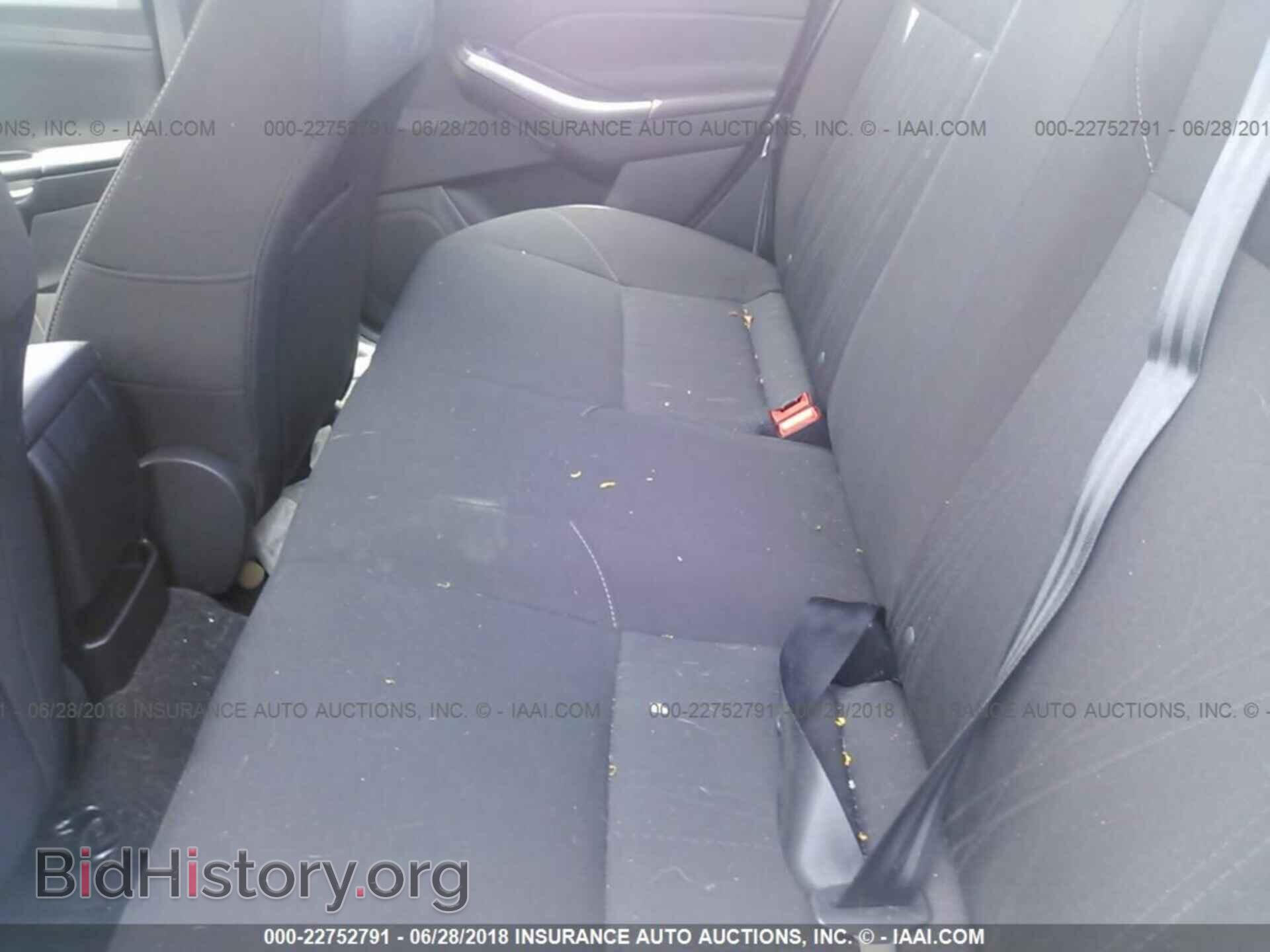 2017 Ford Focus - VIN: 1FADP3F28HL221398 - Photo 8