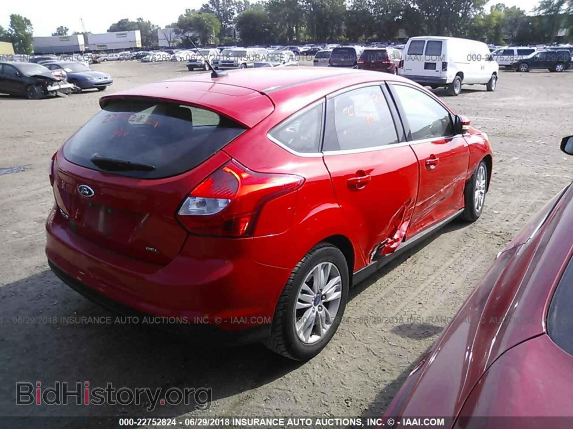 2012 Ford Focus - VIN: 1FAHP3M21CL339547 - Photo 4