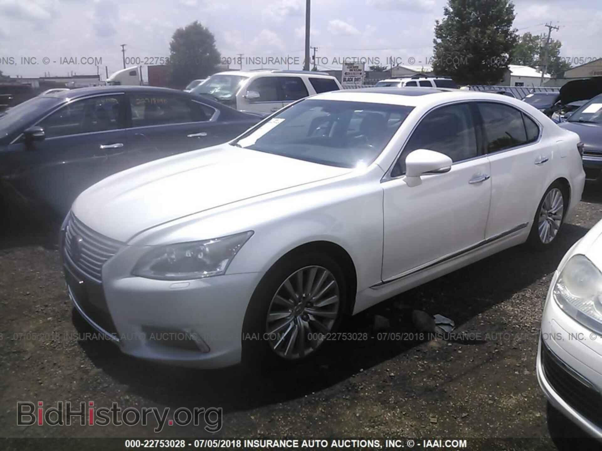 2017 Lexus Ls - VIN: JTHCL5EF2H5027874 - Photo 2