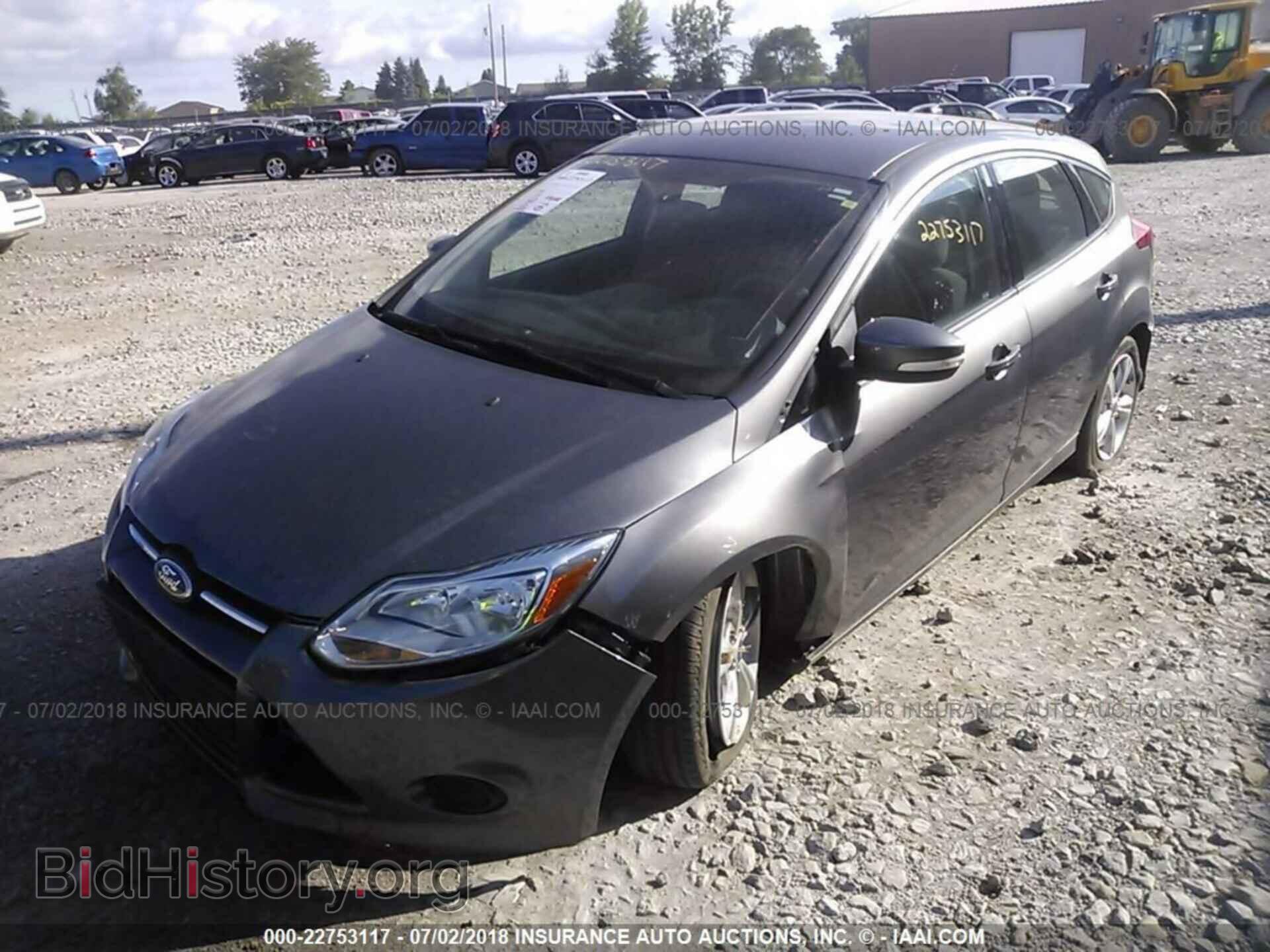 2014 Ford Focus - VIN: 1FADP3K23EL372067 - Фото 2