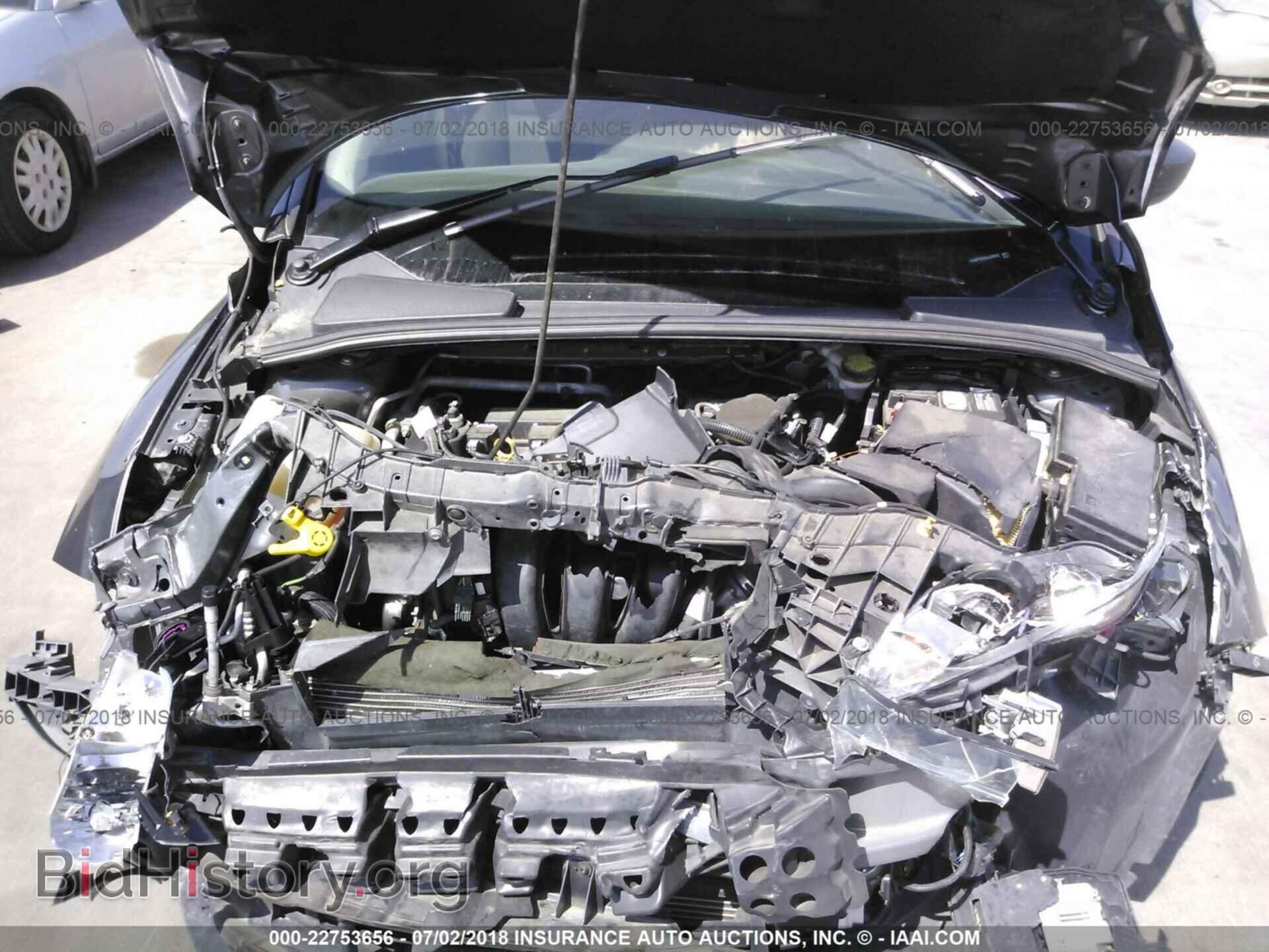 2016 Ford Focus - VIN: 1FADP3E22GL220912 - Photo 10