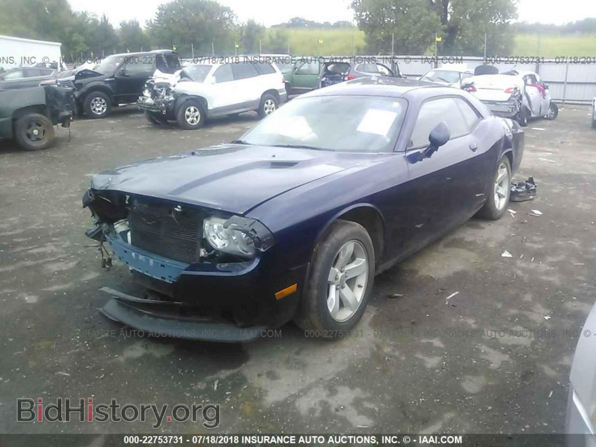 2014 Dodge Challenger - VIN: 2C3CDYAG0EH283406 - Photo 2
