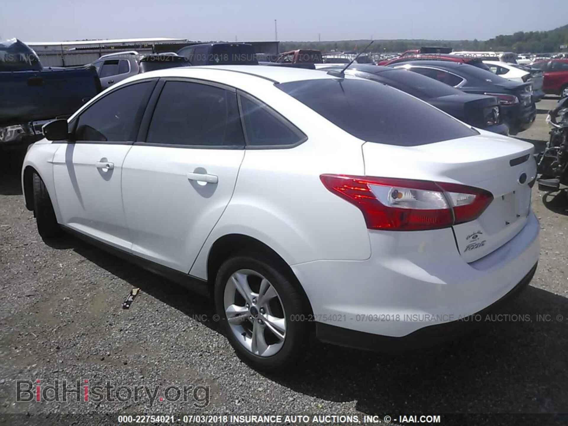 2014 Ford Focus - VIN: 1FADP3F22EL196669 - Photo 3