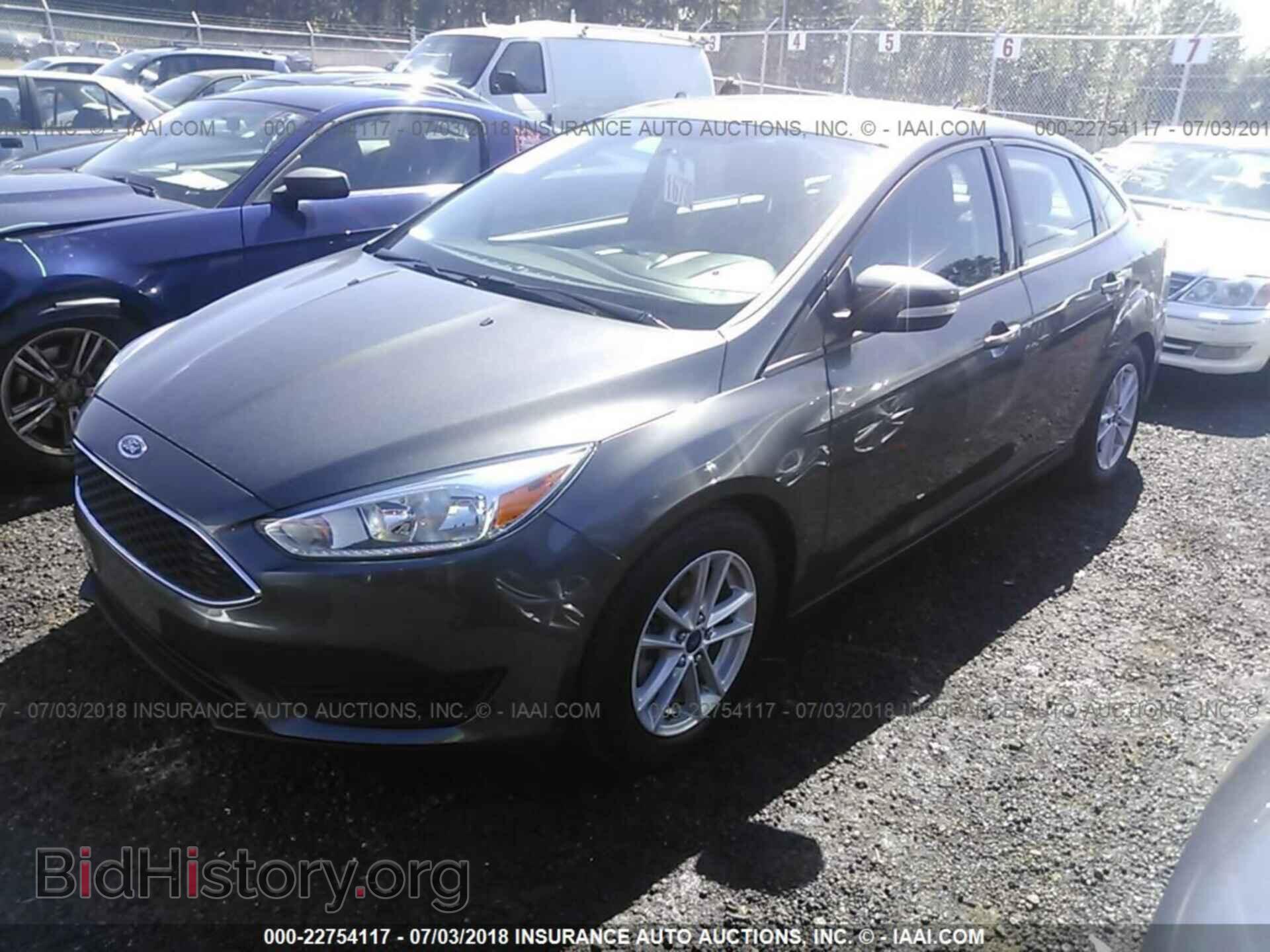 2016 Ford Focus - VIN: 1FADP3F25GL247181 - Фото 2