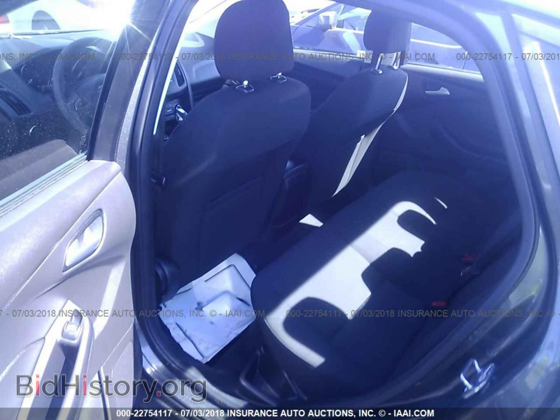 2016 Ford Focus - VIN: 1FADP3F25GL247181 - Фото 8