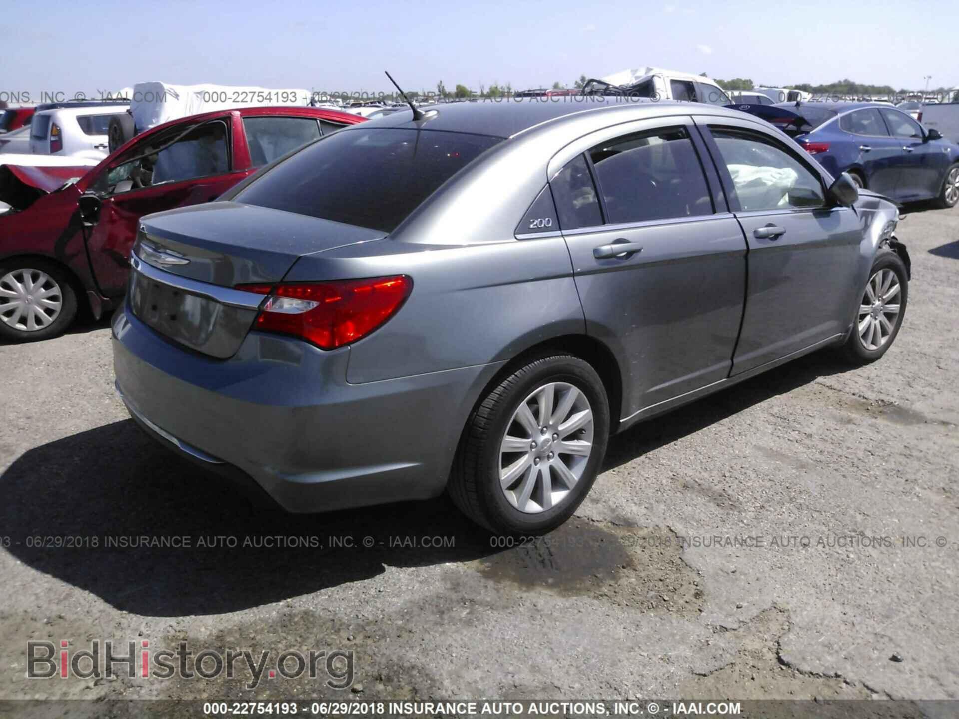 2013 Chrysler 200 - VIN: 1C3CCBBB9DN577685 - Photo 4