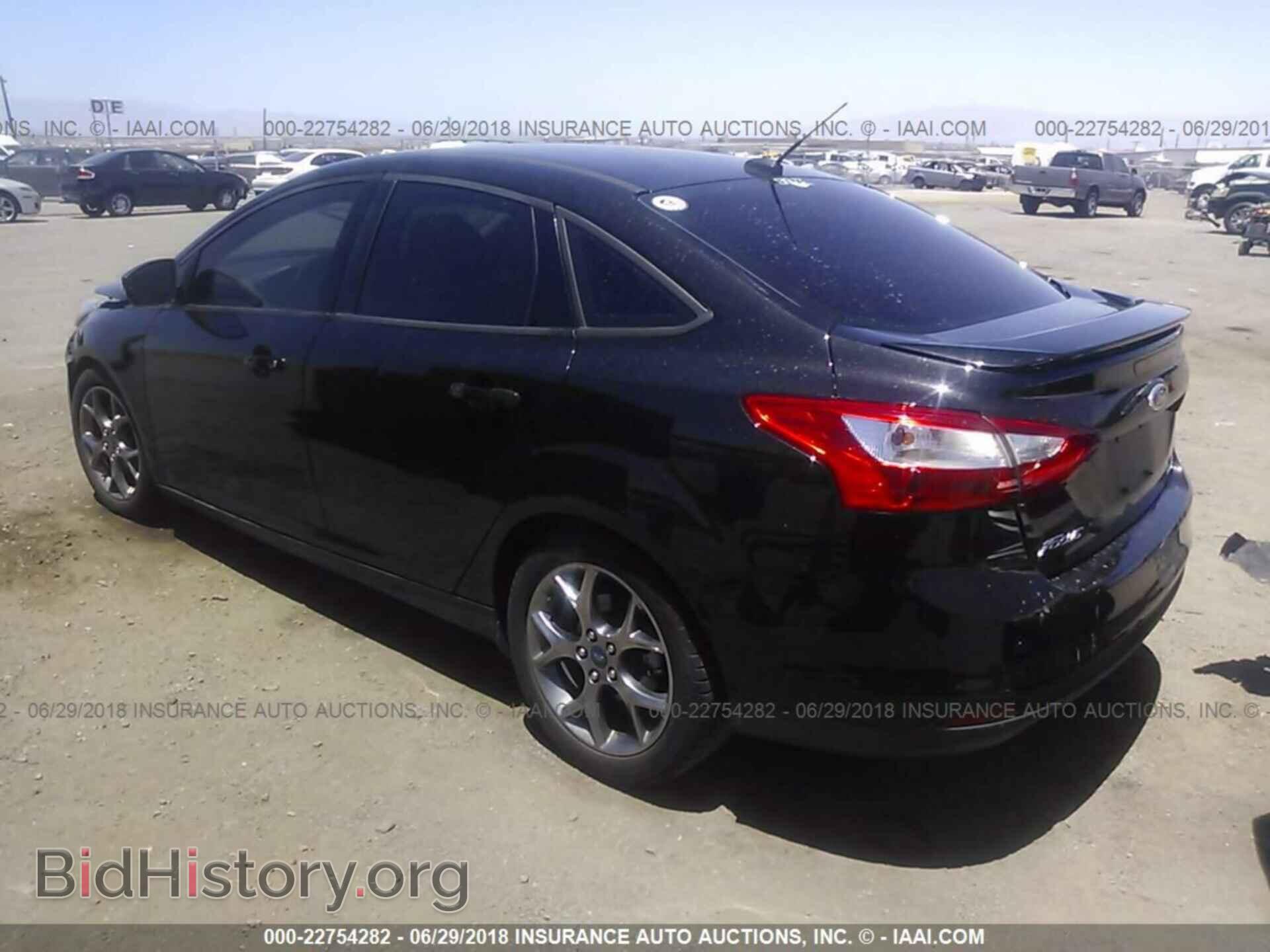 2014 Ford Focus - VIN: 1FADP3F22EL432494 - Фото 3