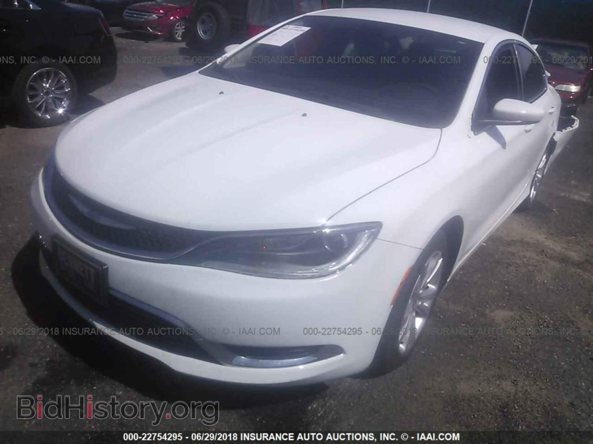 2016 Chrysler 200 - VIN: 1C3CCCAB9GN110696 - Photo 2