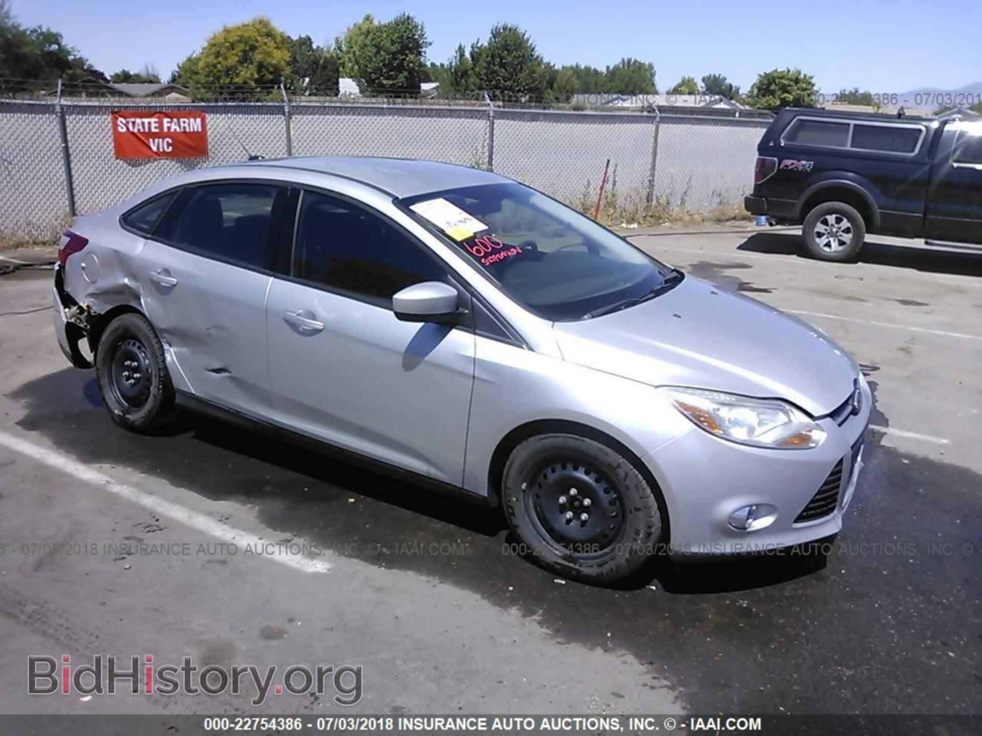 Photo 1FAHP3F24CL212059 - Ford Focus 2012