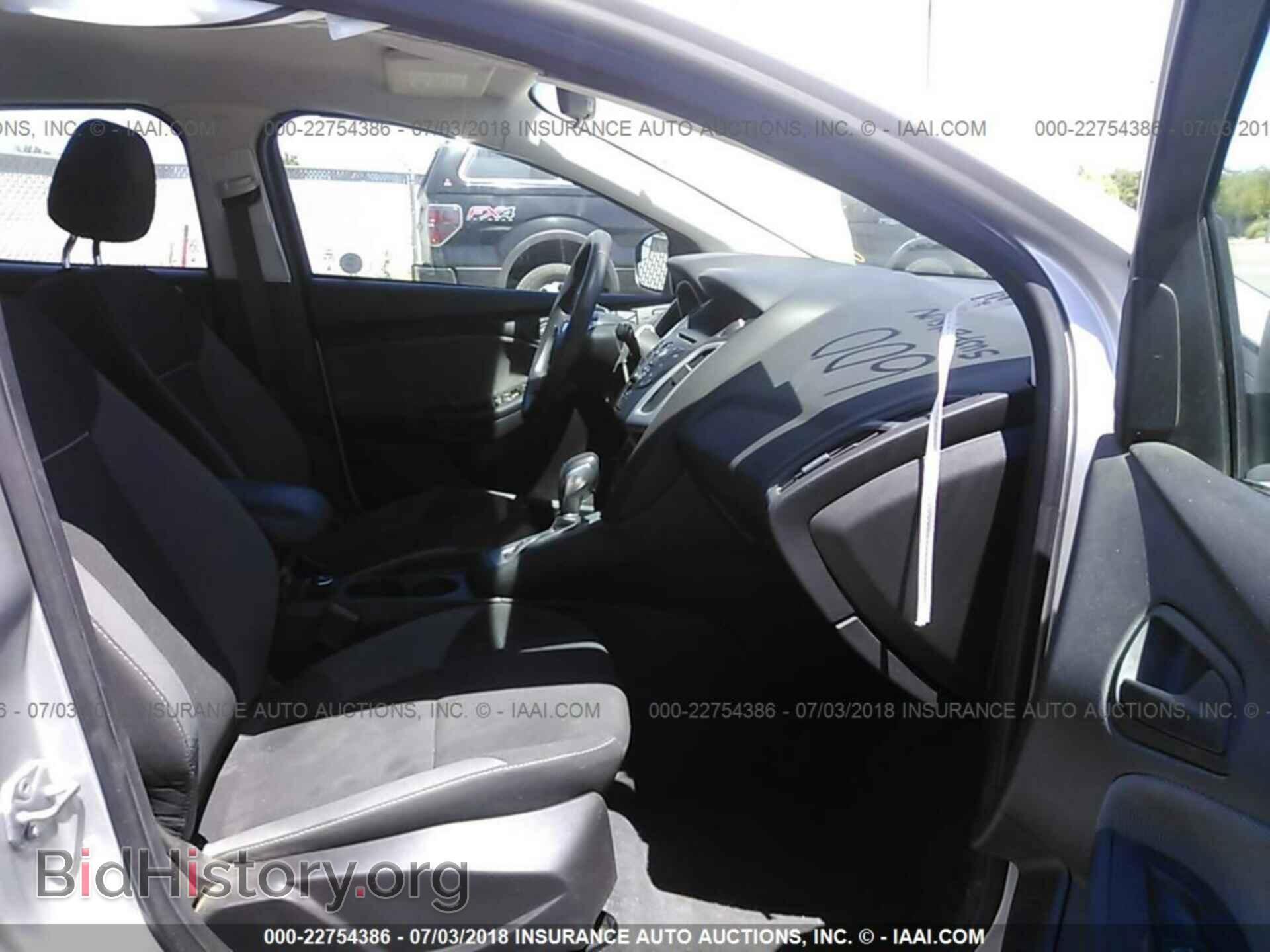 2012 Ford Focus - VIN: 1FAHP3F24CL212059 - Photo 5
