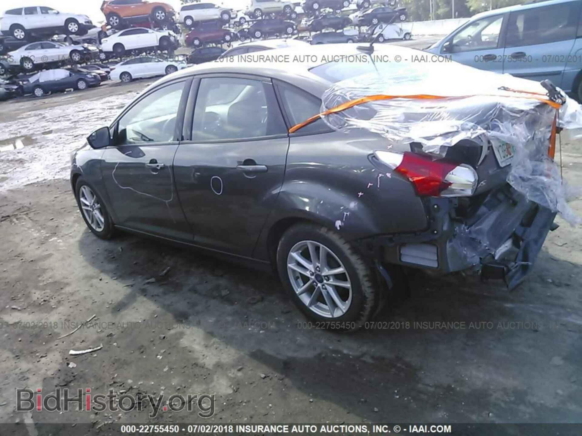 2016 Ford Focus - VIN: 1FADP3F28GL228754 - Photo 3